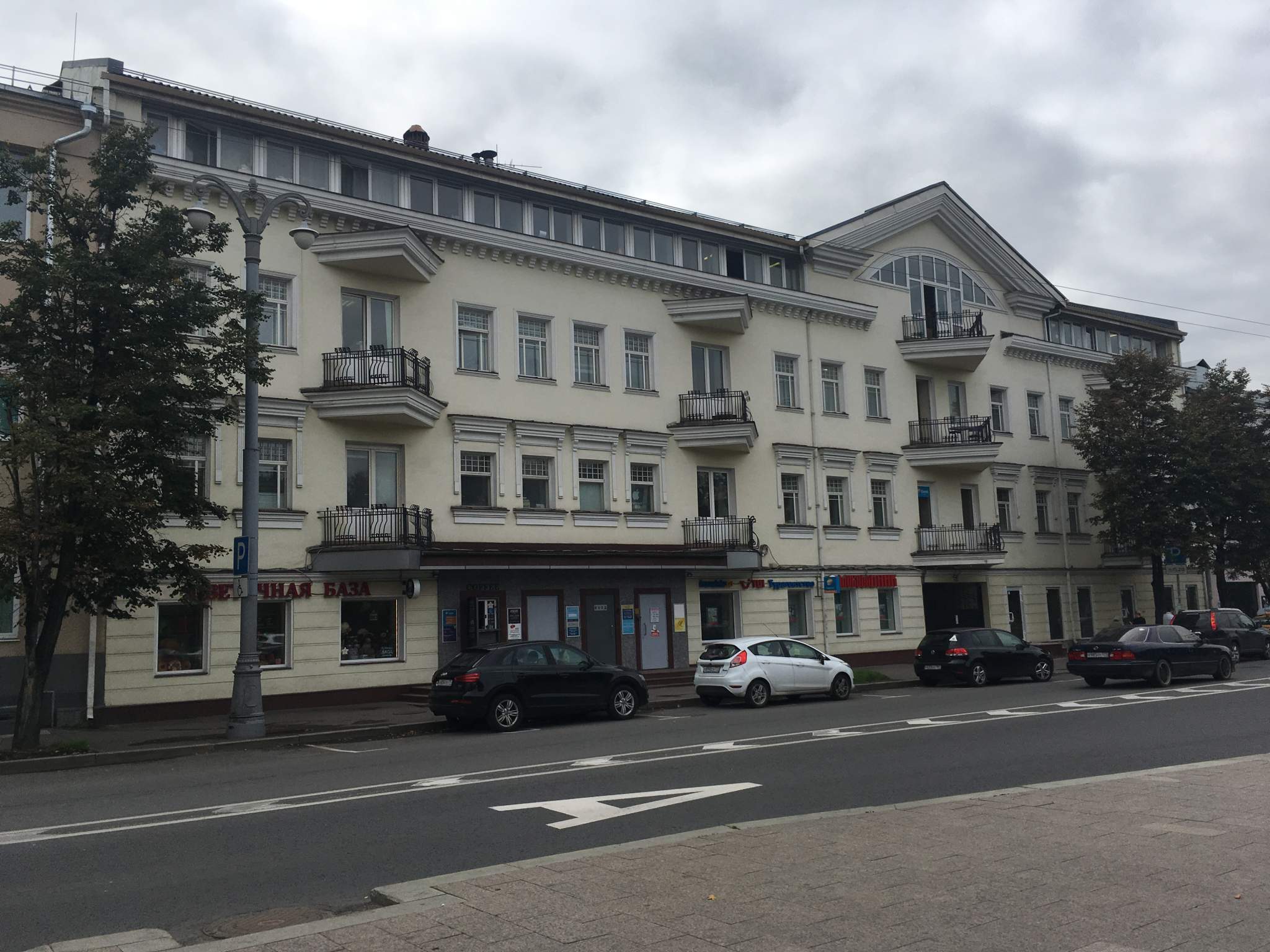 Сдам в аренду помещение свободного назначения 215.6 м.кв.