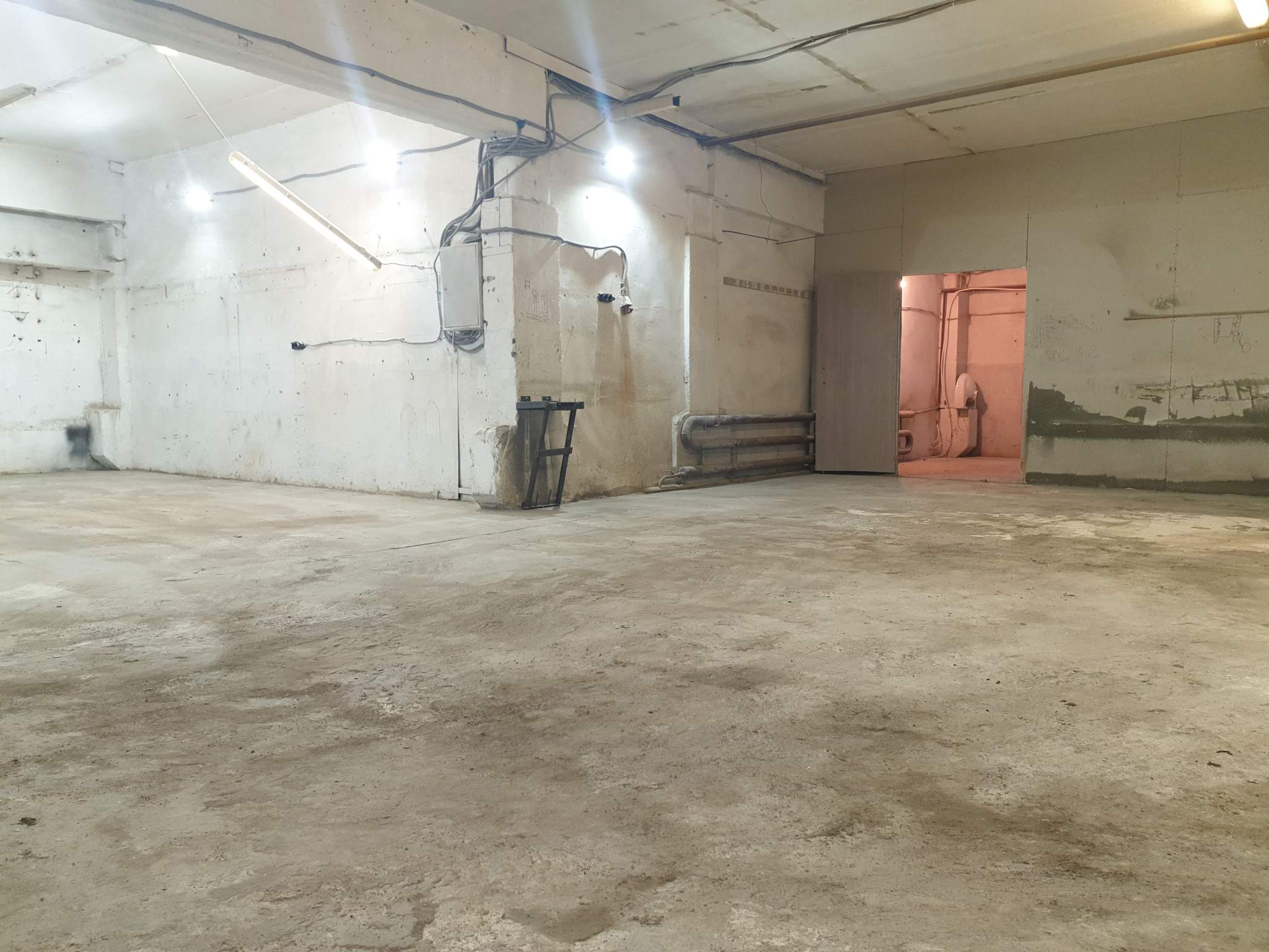 Сдам в аренду производственное помещение 300 м.кв.