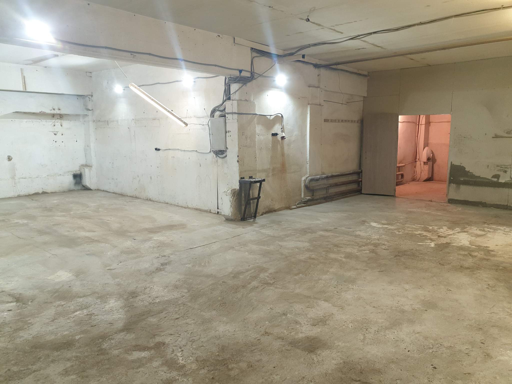 Сдам в аренду производственное помещение 300 м.кв.