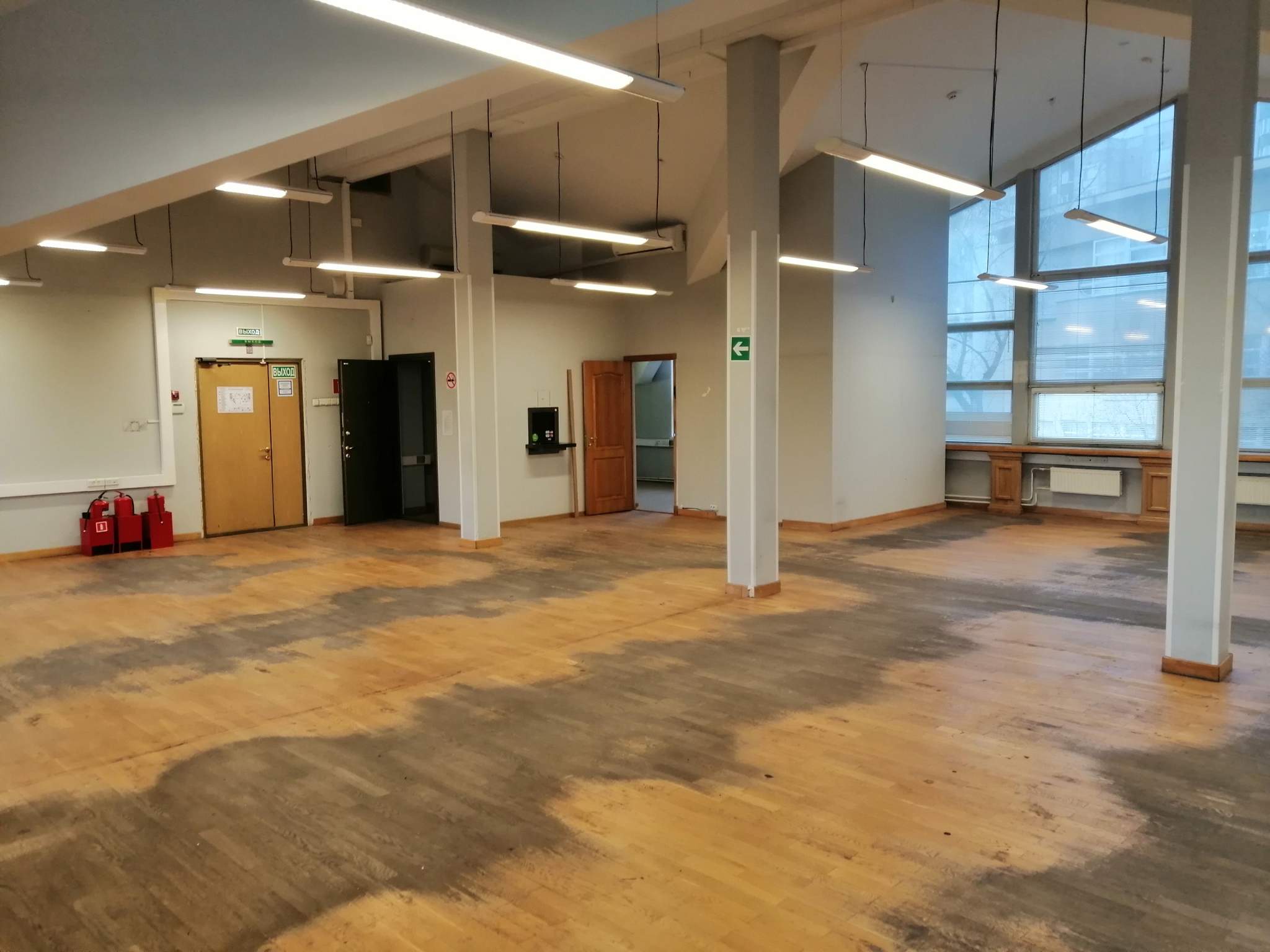 Сдам в аренду помещение свободного назначения 215.6 м.кв.