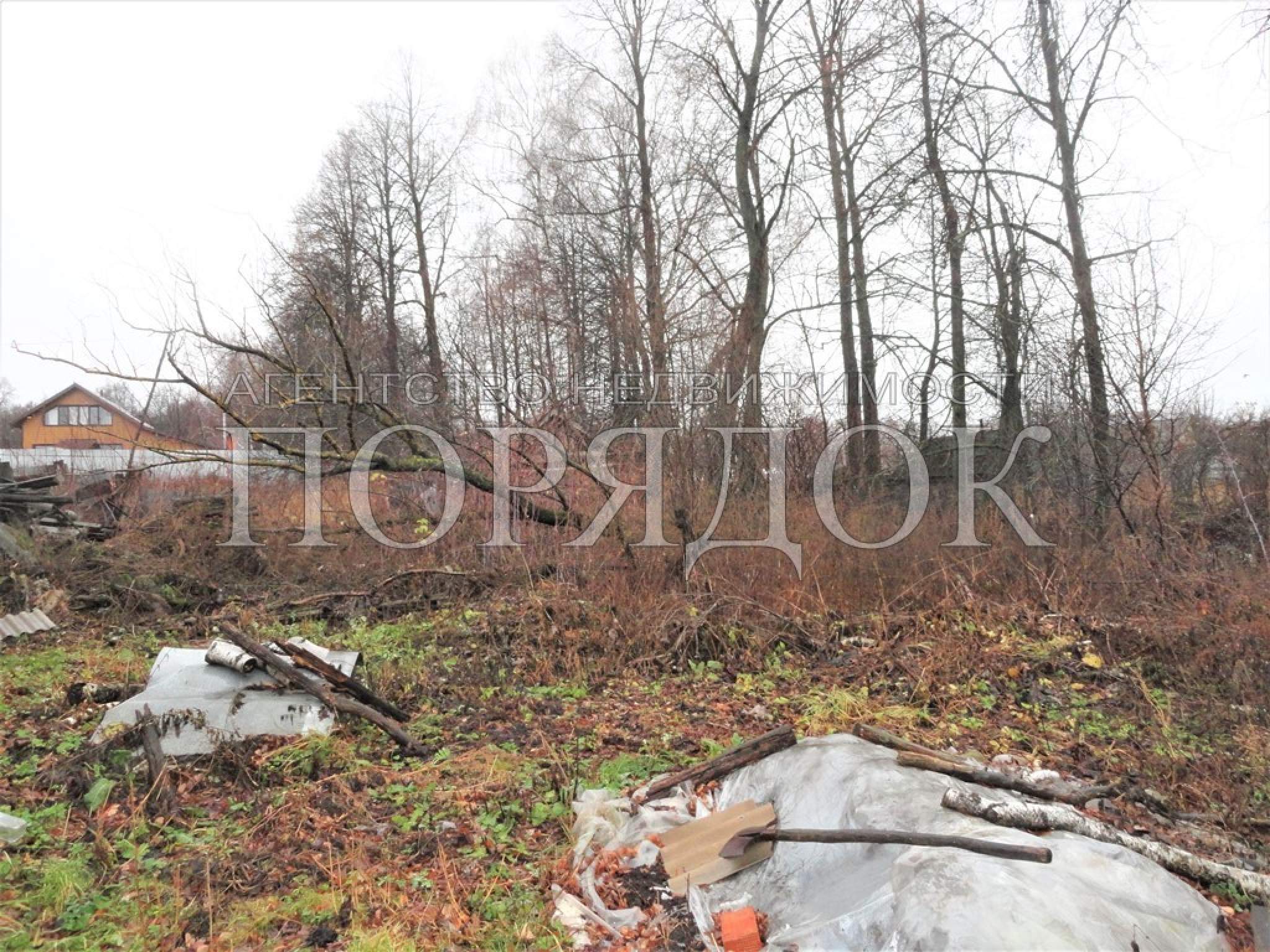 Продам земельный участок 1600 м.кв.