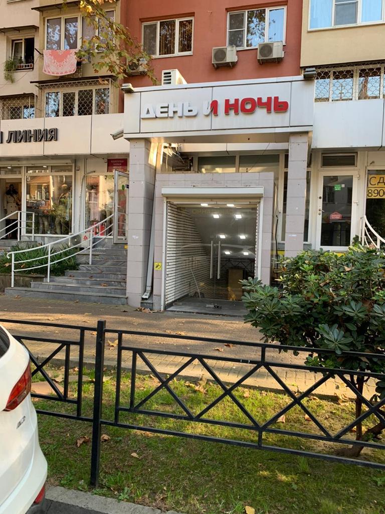 Сдам в аренду магазин 230 м.кв.