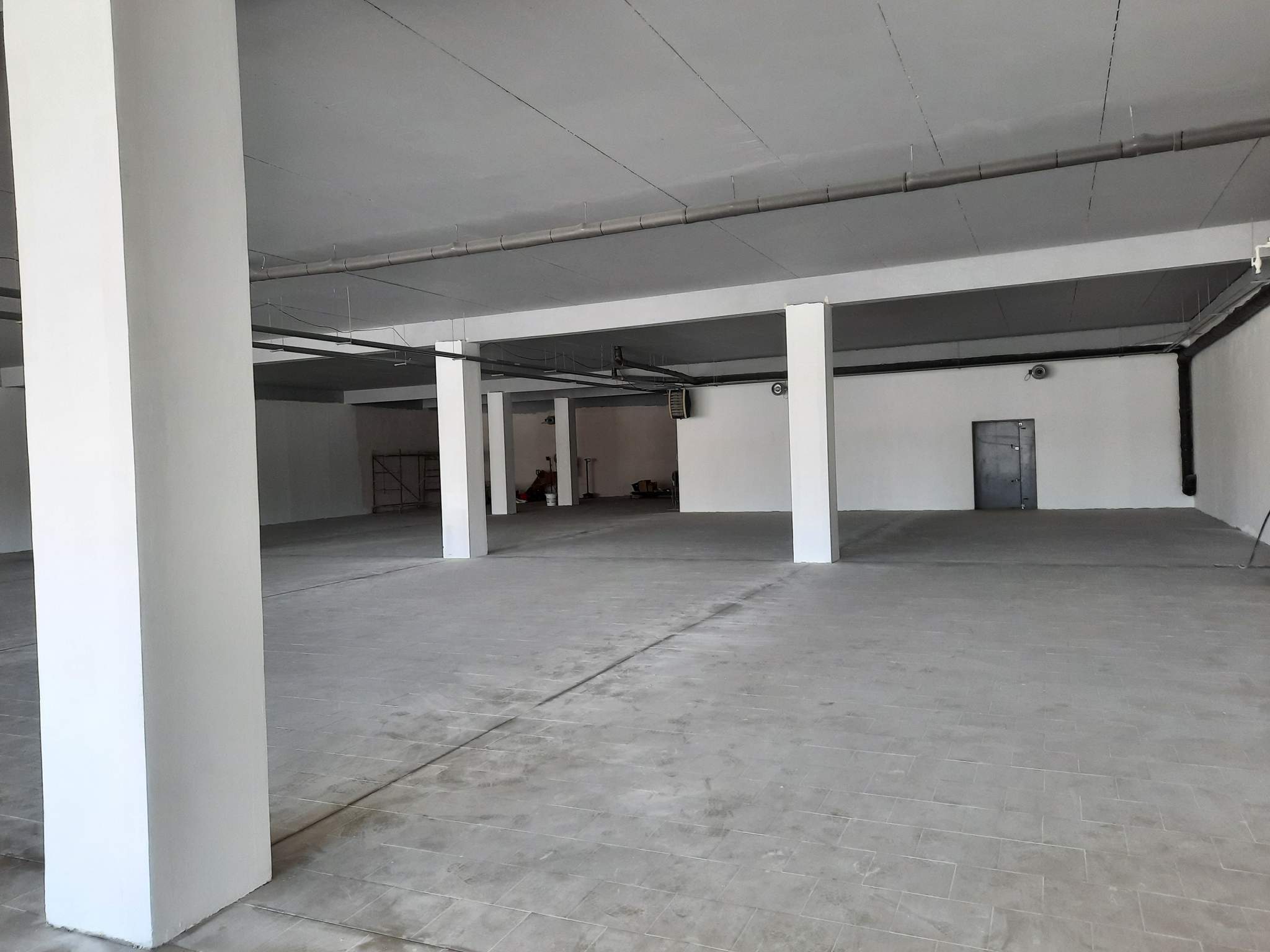 Фото: Торговое помещение 887.8 м2 в аренду test