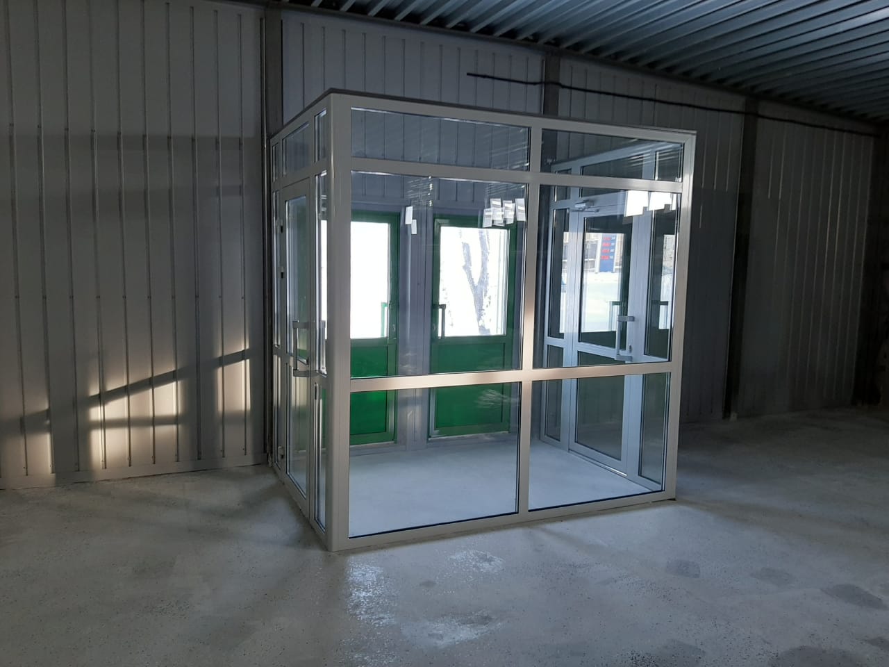 Сдам в аренду торговое помещение 400 м.кв.