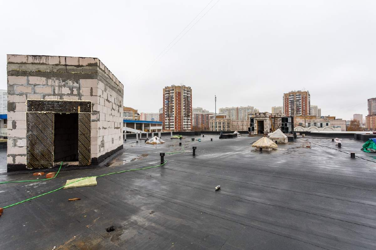 Продам магазин 5500 м.кв.