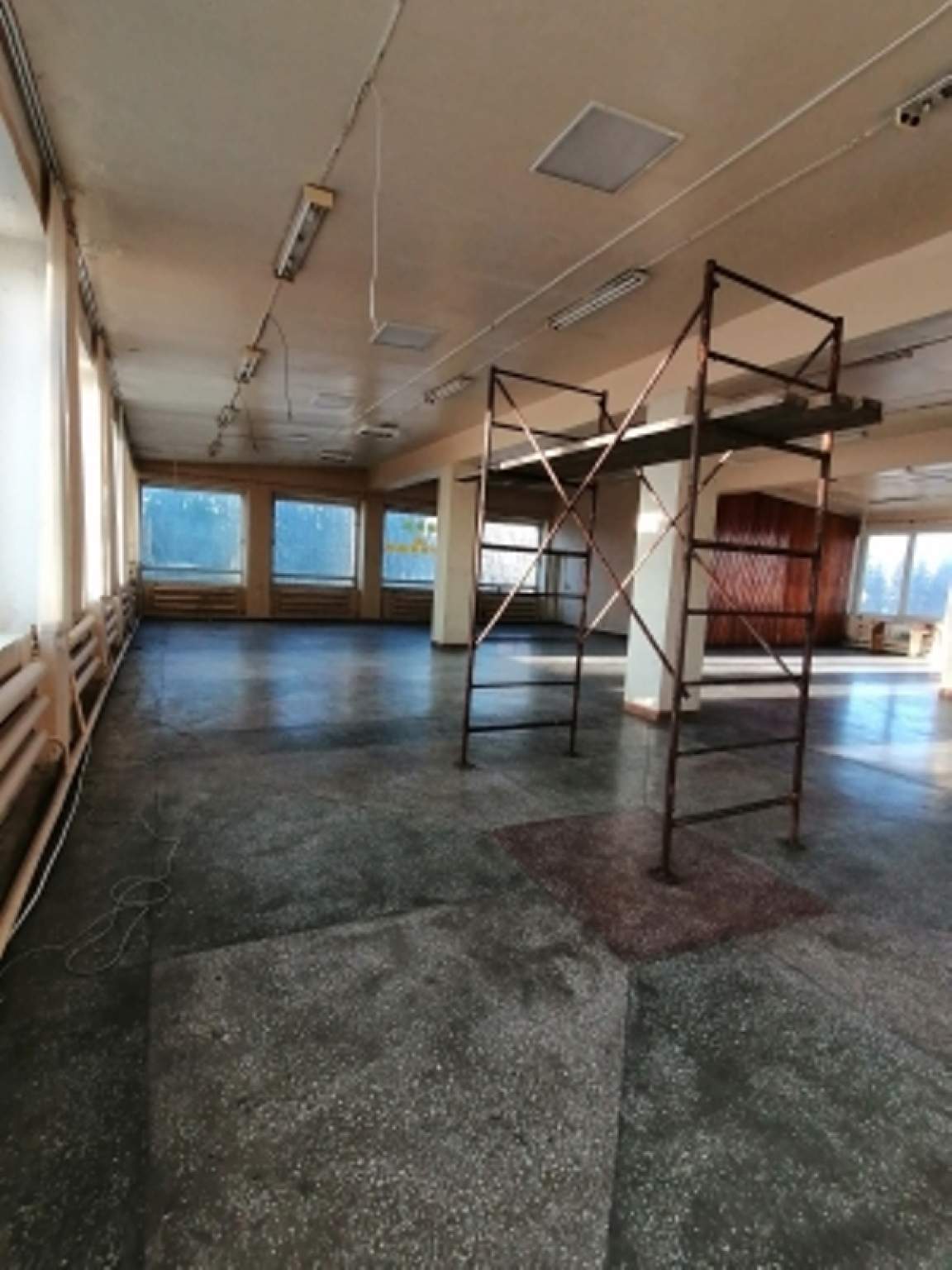 Сдам в аренду магазин 266 м.кв.
