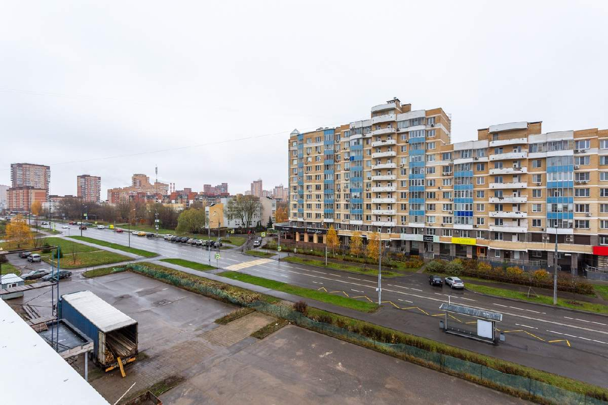 Продам магазин 5500 м.кв.