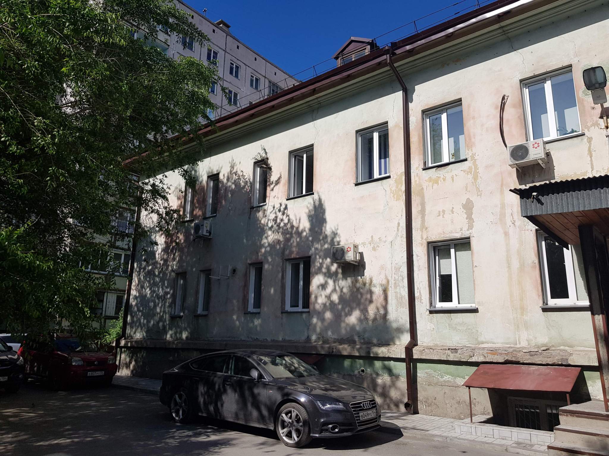 Продам торговое помещение 1119.4 м.кв.