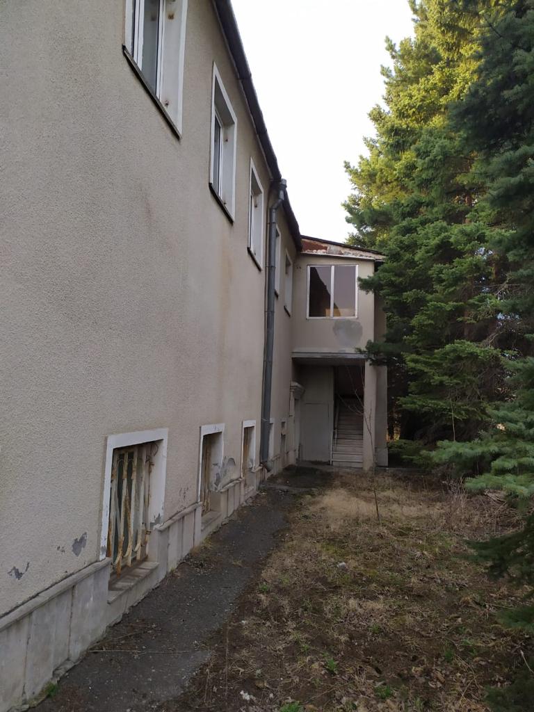 Продам торговое помещение 1522.5 м.кв.