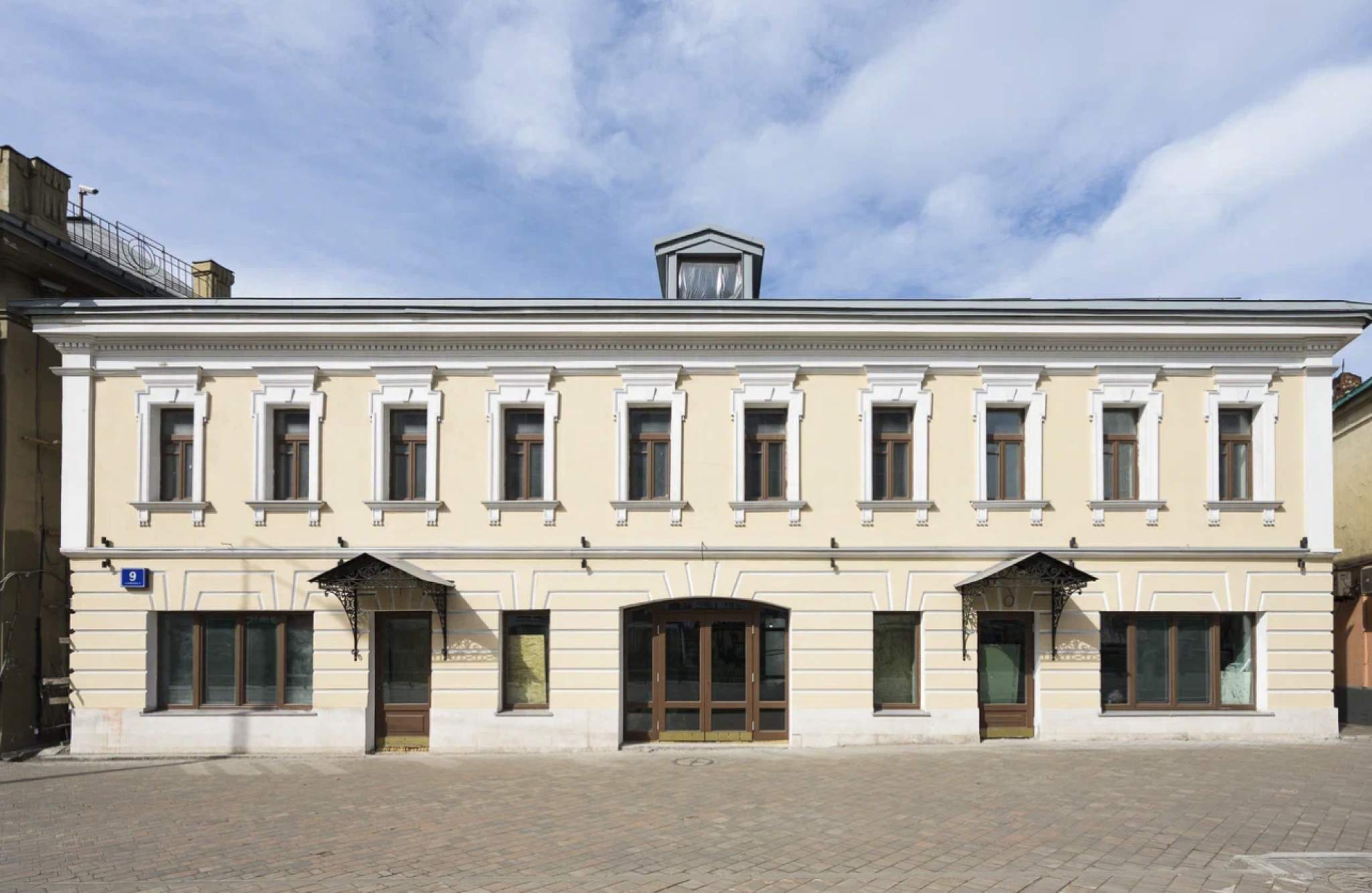 Продам торговое помещение 471 м.кв.