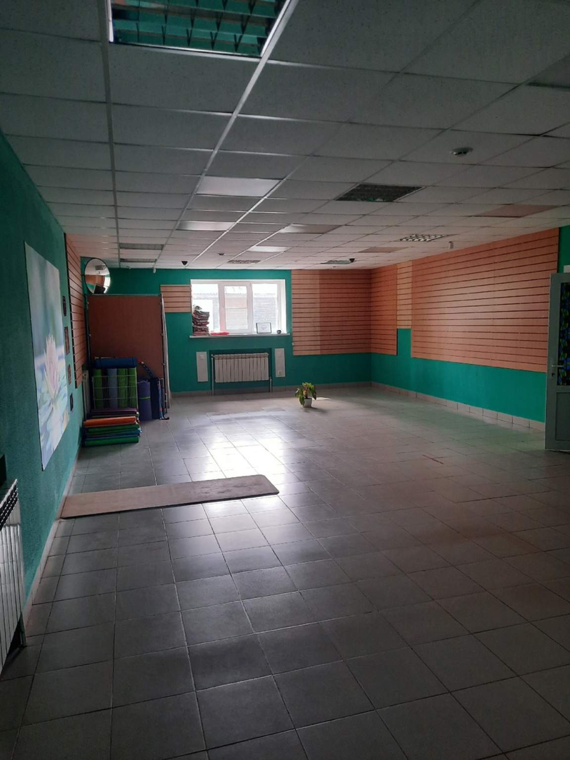 Продам торговое помещение 405 м.кв.