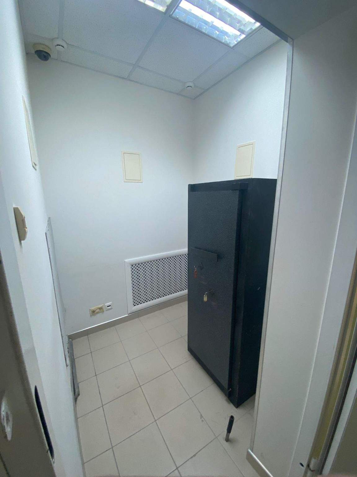 Продам офис 74.4 м.кв.