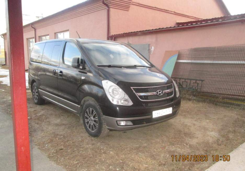  . Hyundai H-1