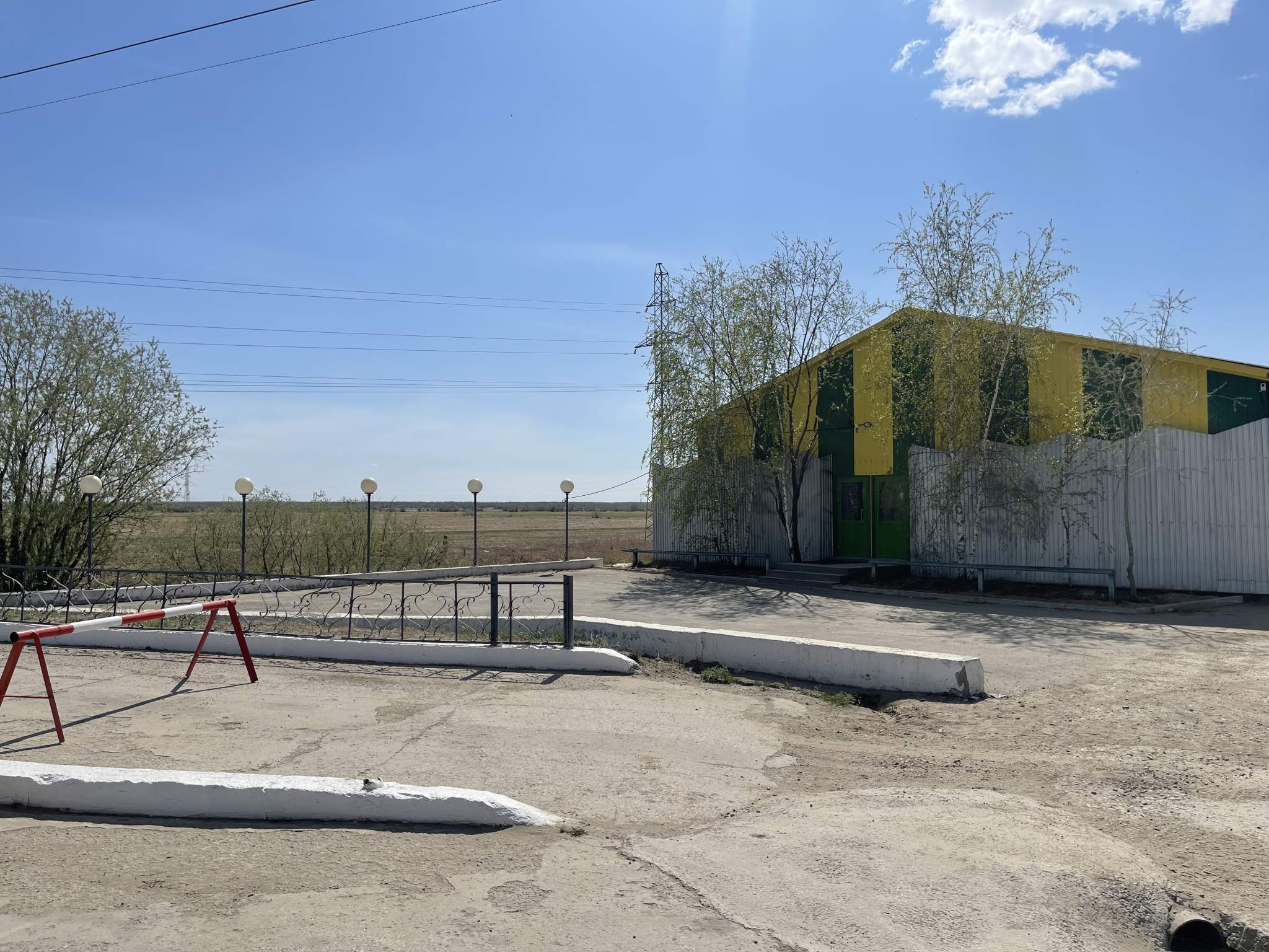 Сдам в аренду торговое помещение 400 м.кв.