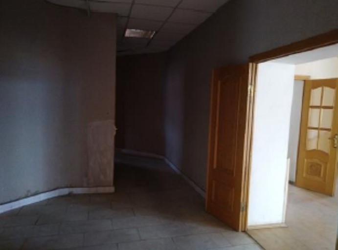 Продам торговое помещение 905.8 м.кв.
