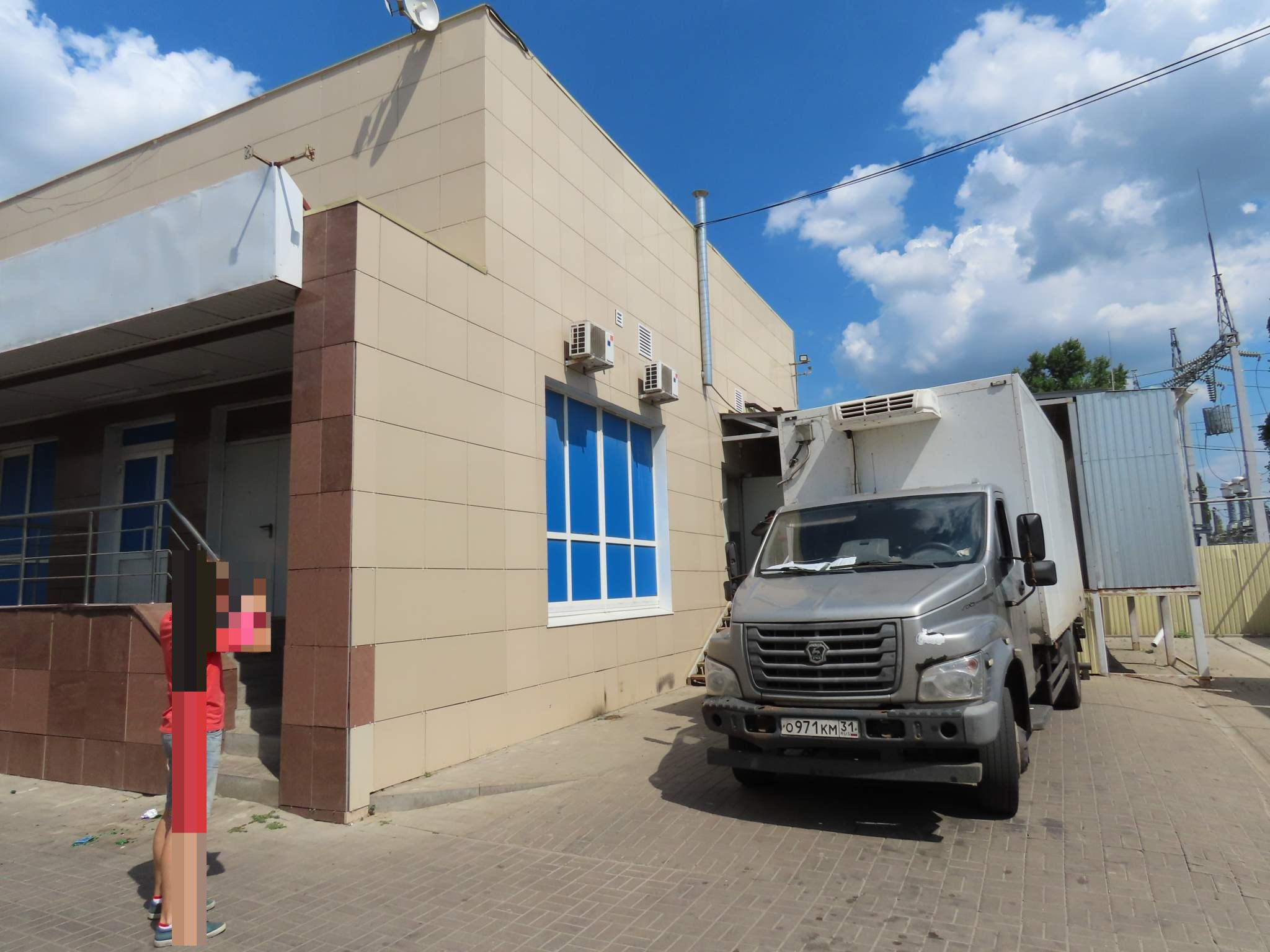 Продам торговое помещение 1000 м.кв.