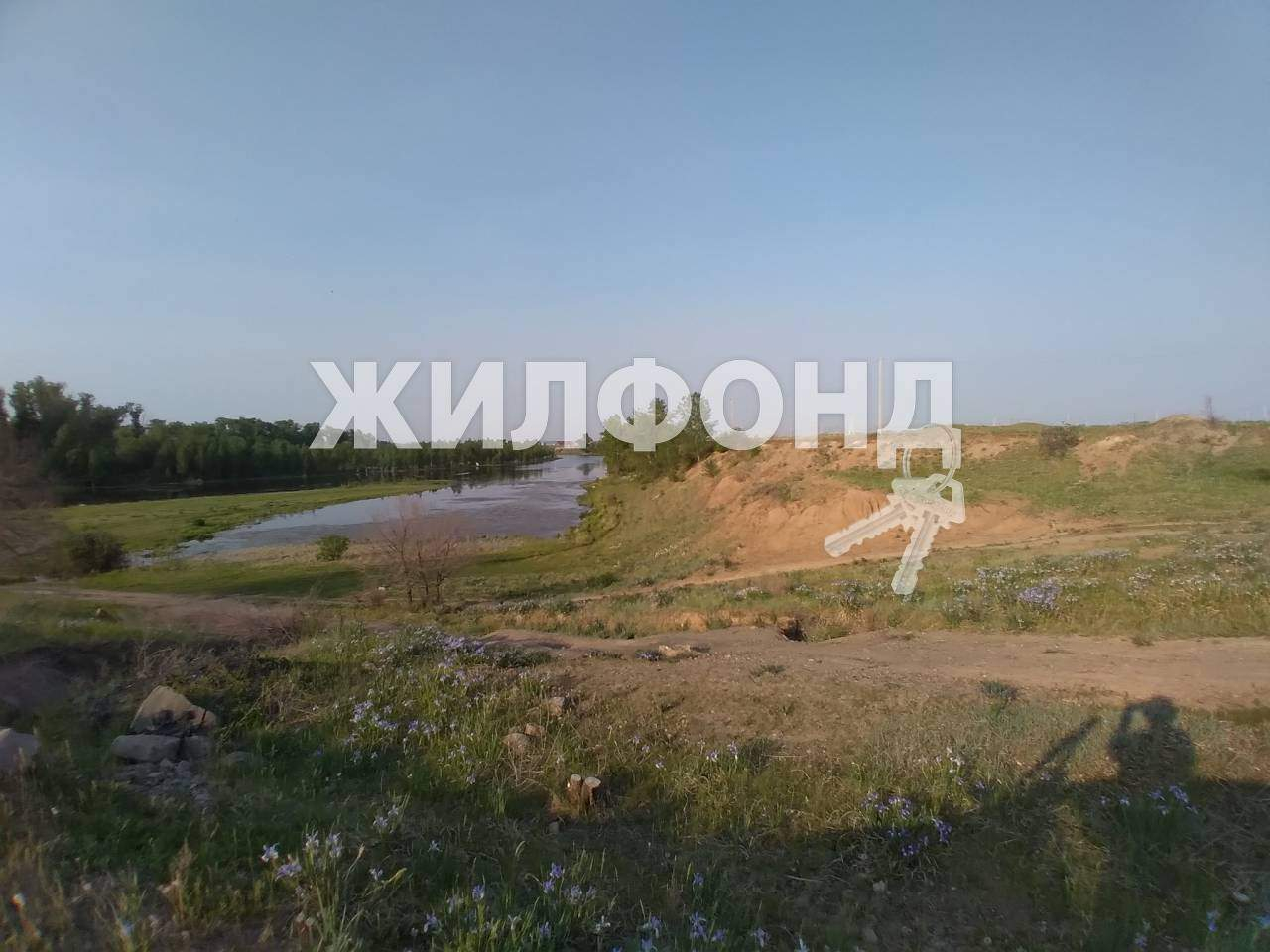 Продам земельный участок 881 м.кв.