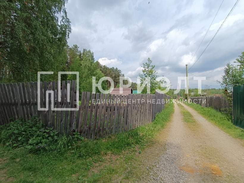 Продам земельный участок 800 м.кв.