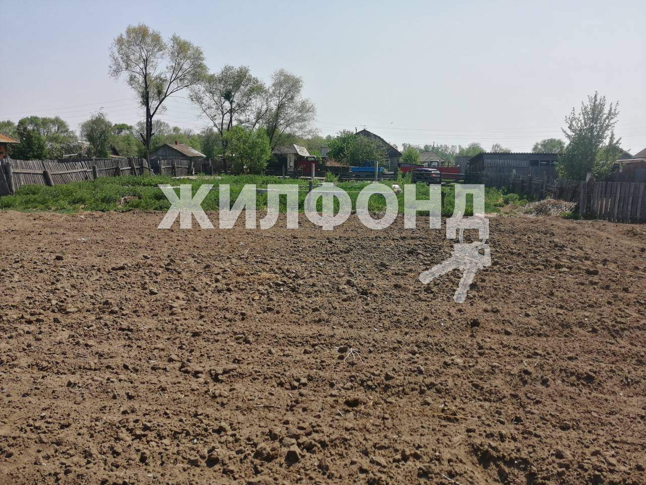 Продам земельный участок 1500 м.кв.