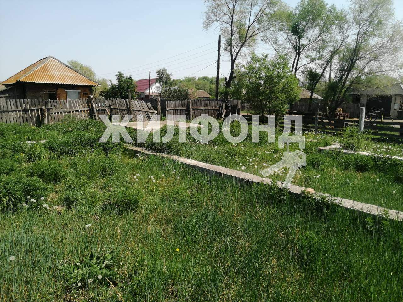 Продам земельный участок 1500 м.кв.