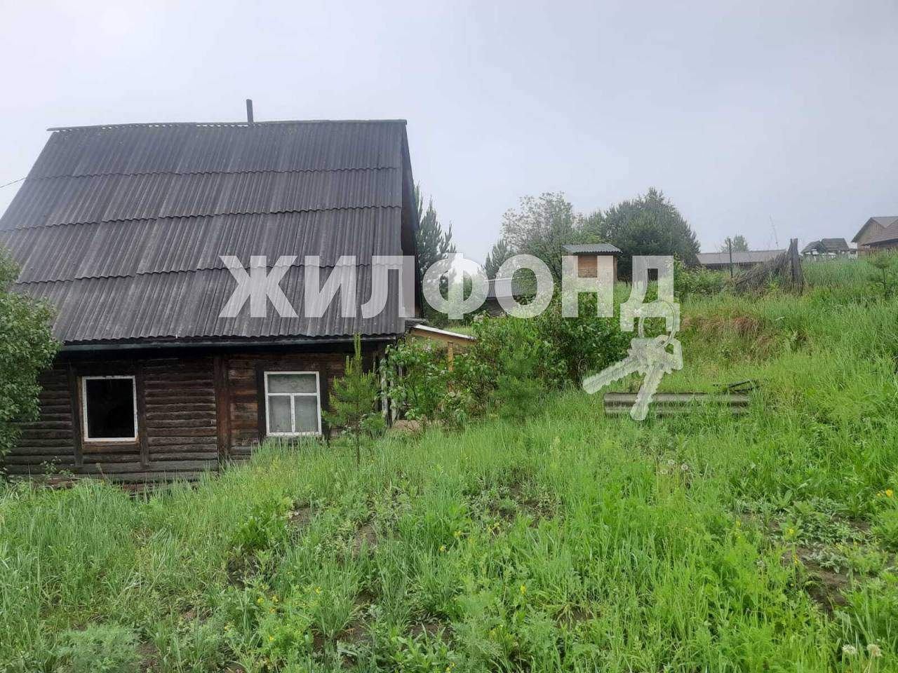 Продам земельный участок 824 м.кв.