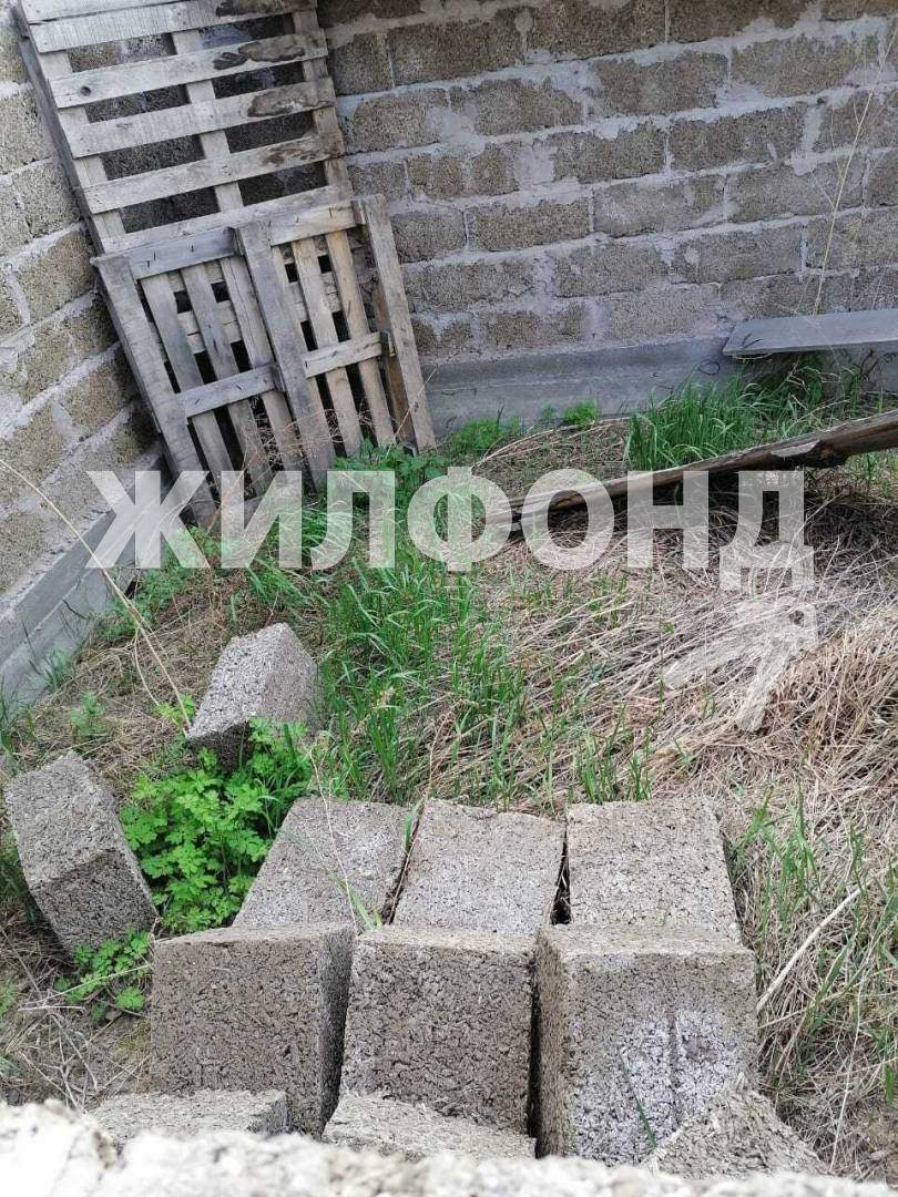 Продам земельный участок 1000 м.кв.