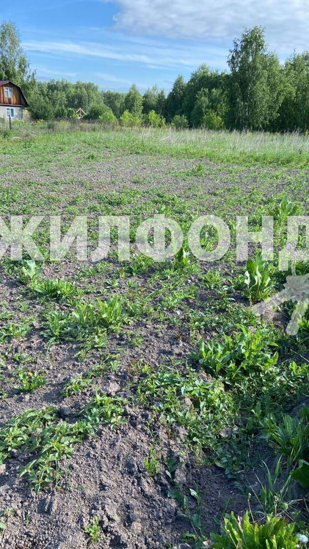 Продам земельный участок 1200 м.кв.