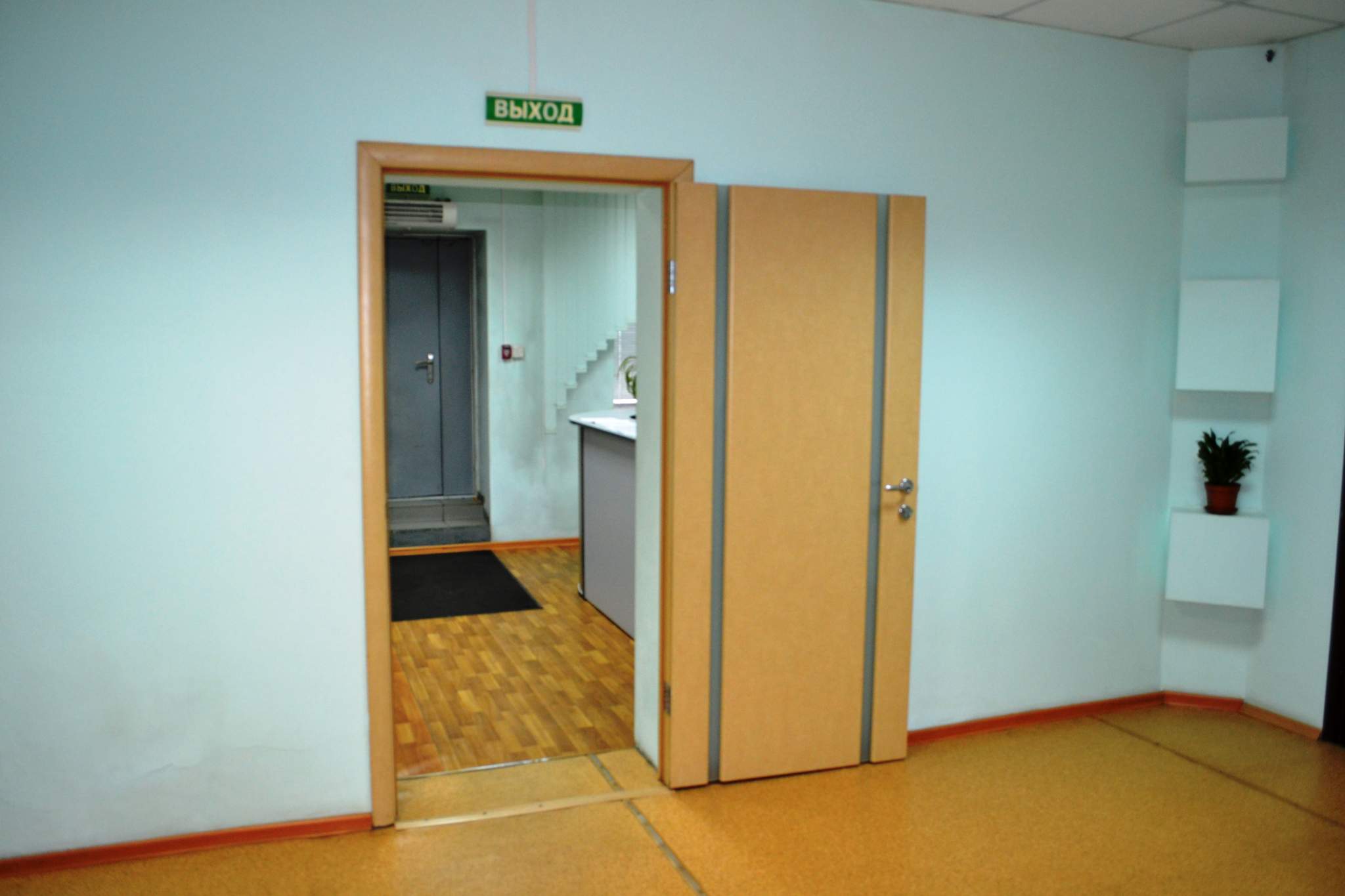 Продам торговое помещение 765.8 м.кв.