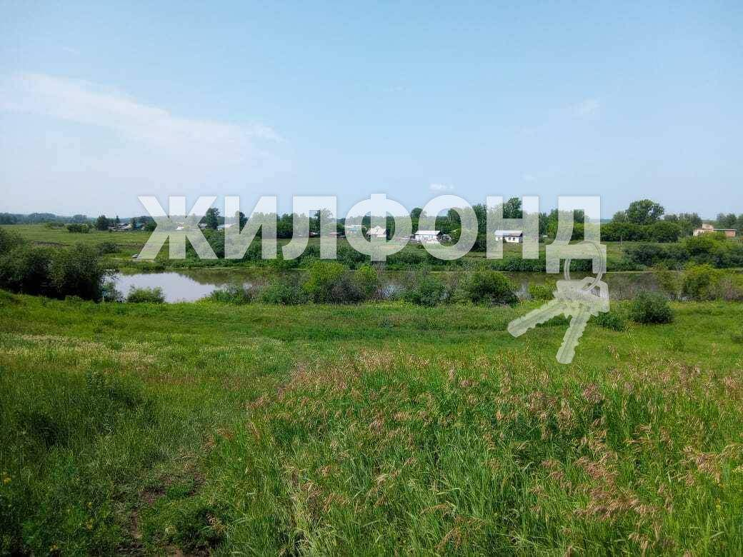 Продам земельный участок 1300 м.кв.