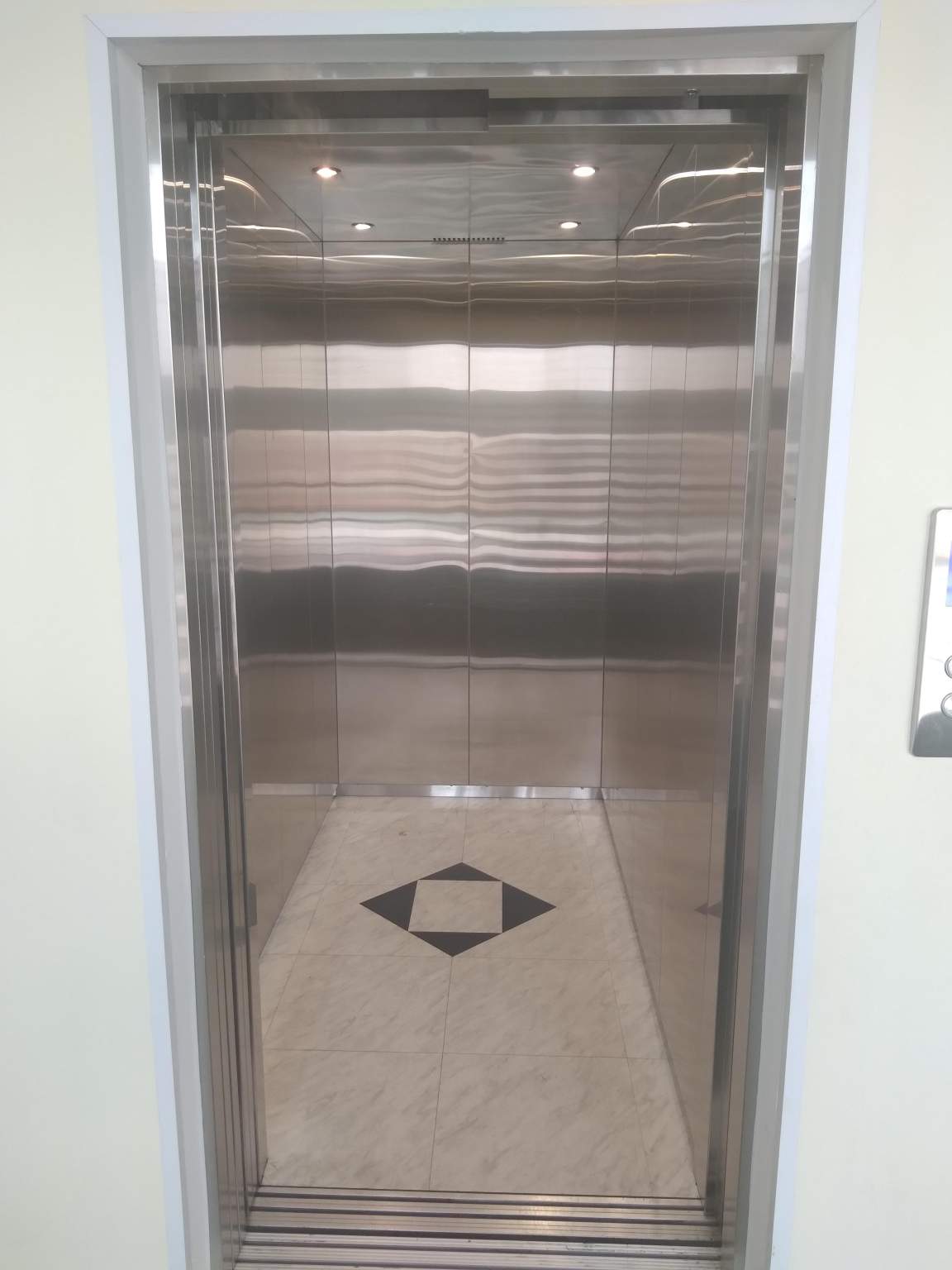 Сдам в аренду помещение свободного назначения 15 м.кв.