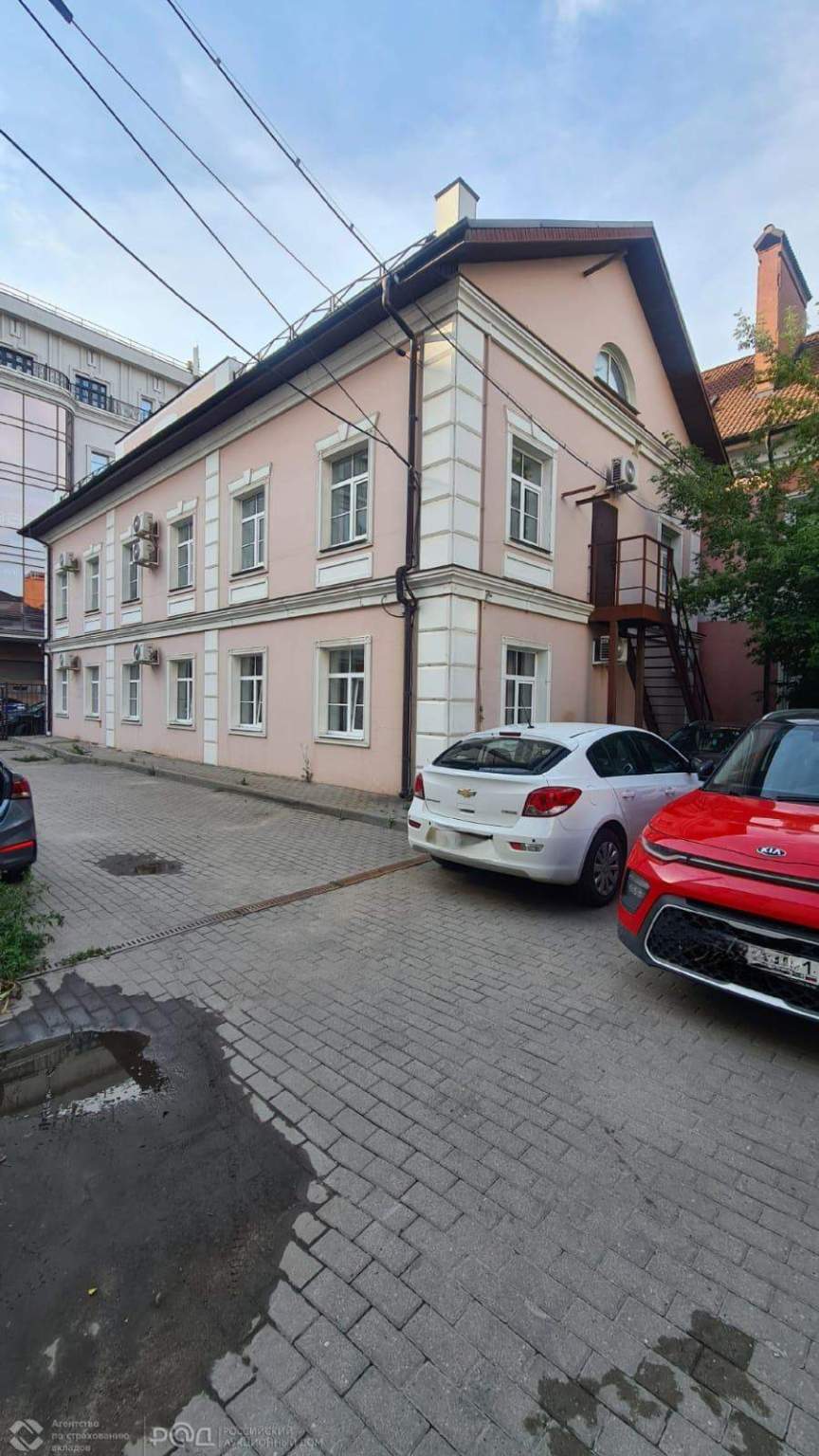 Продам торговое помещение 461.6 м.кв.
