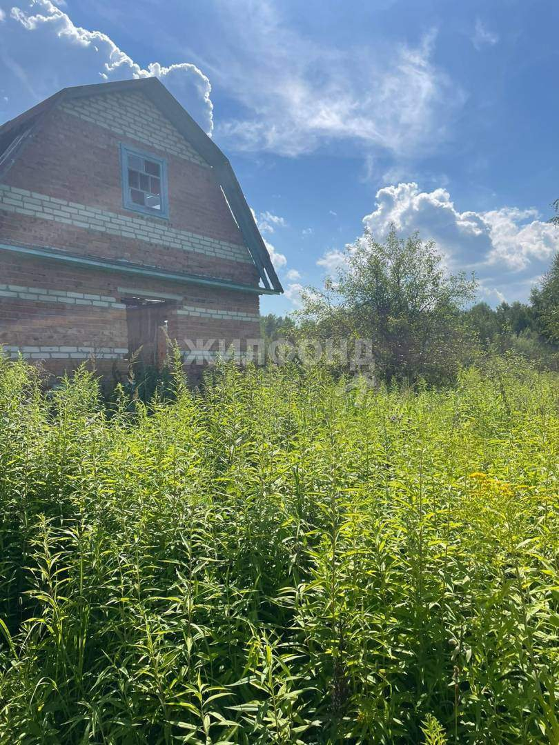 Продам земельный участок 1200 м.кв.
