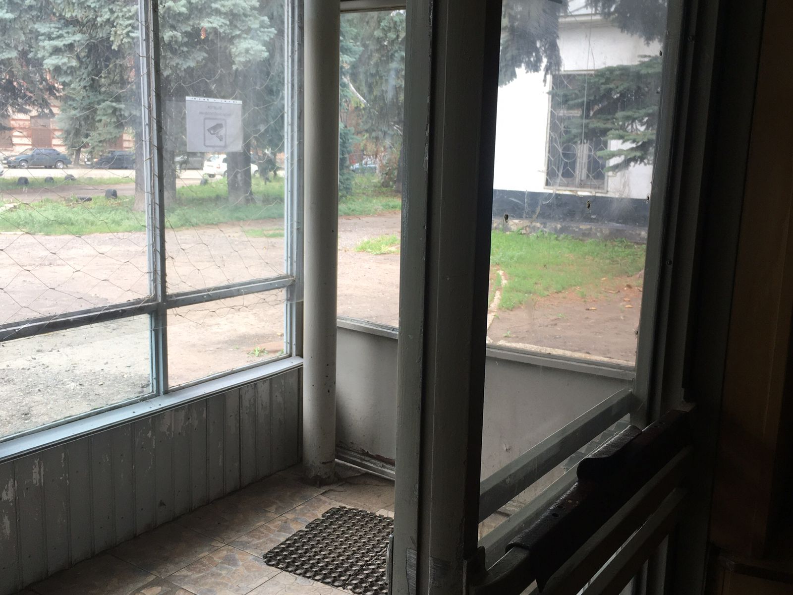 Продам торговое помещение 2564 м.кв.