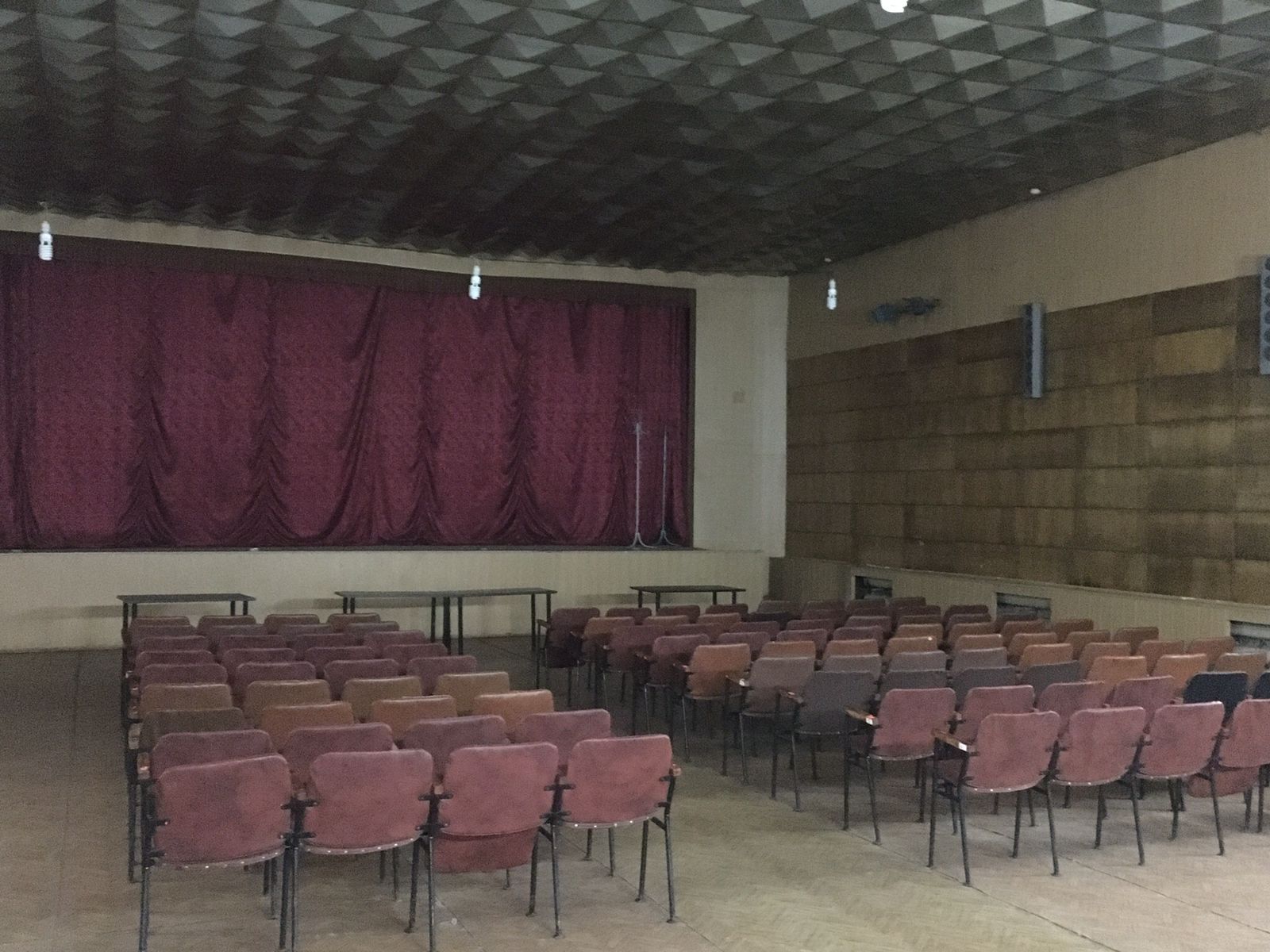 Продам торговое помещение 2564 м.кв.