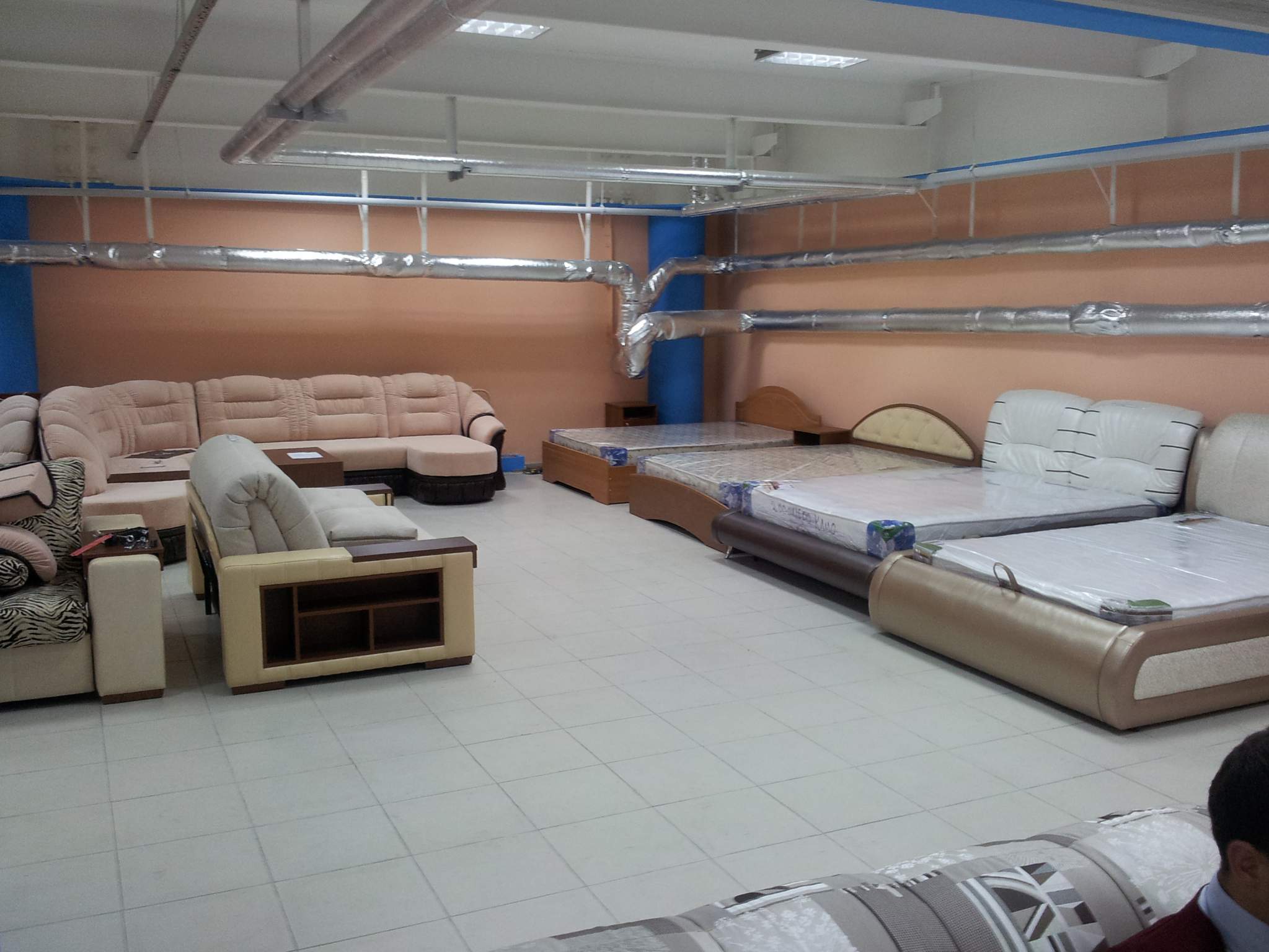 Сдам в аренду магазин 530 м.кв.