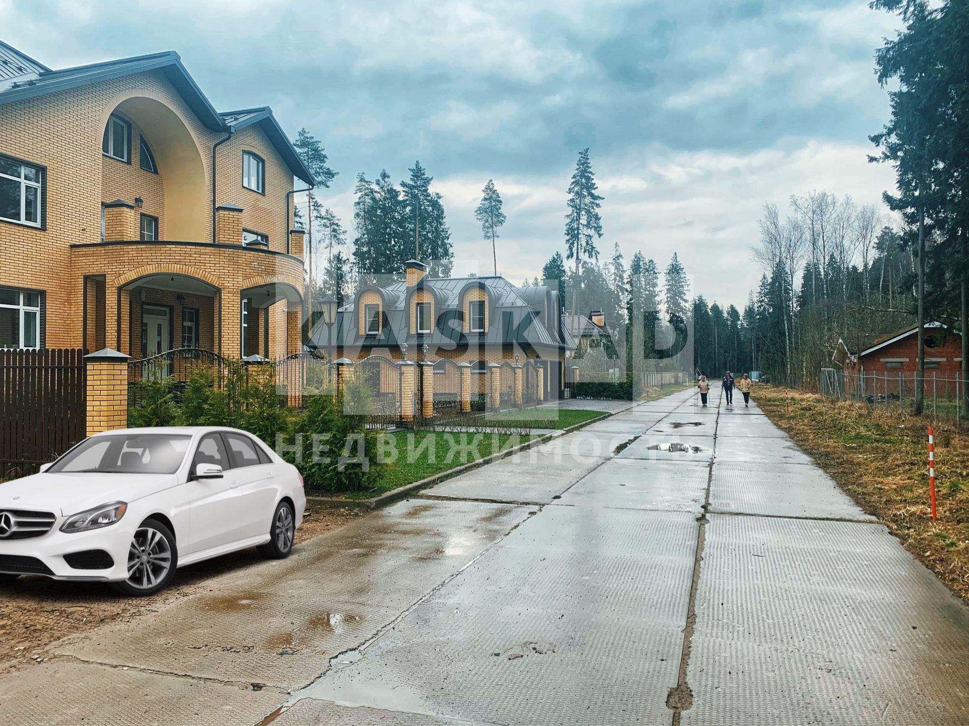 Продам земельный участок 1600 м.кв.