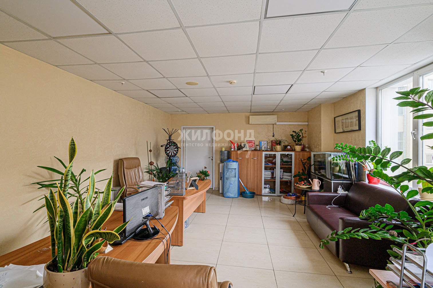 Продам офис 307 м.кв.