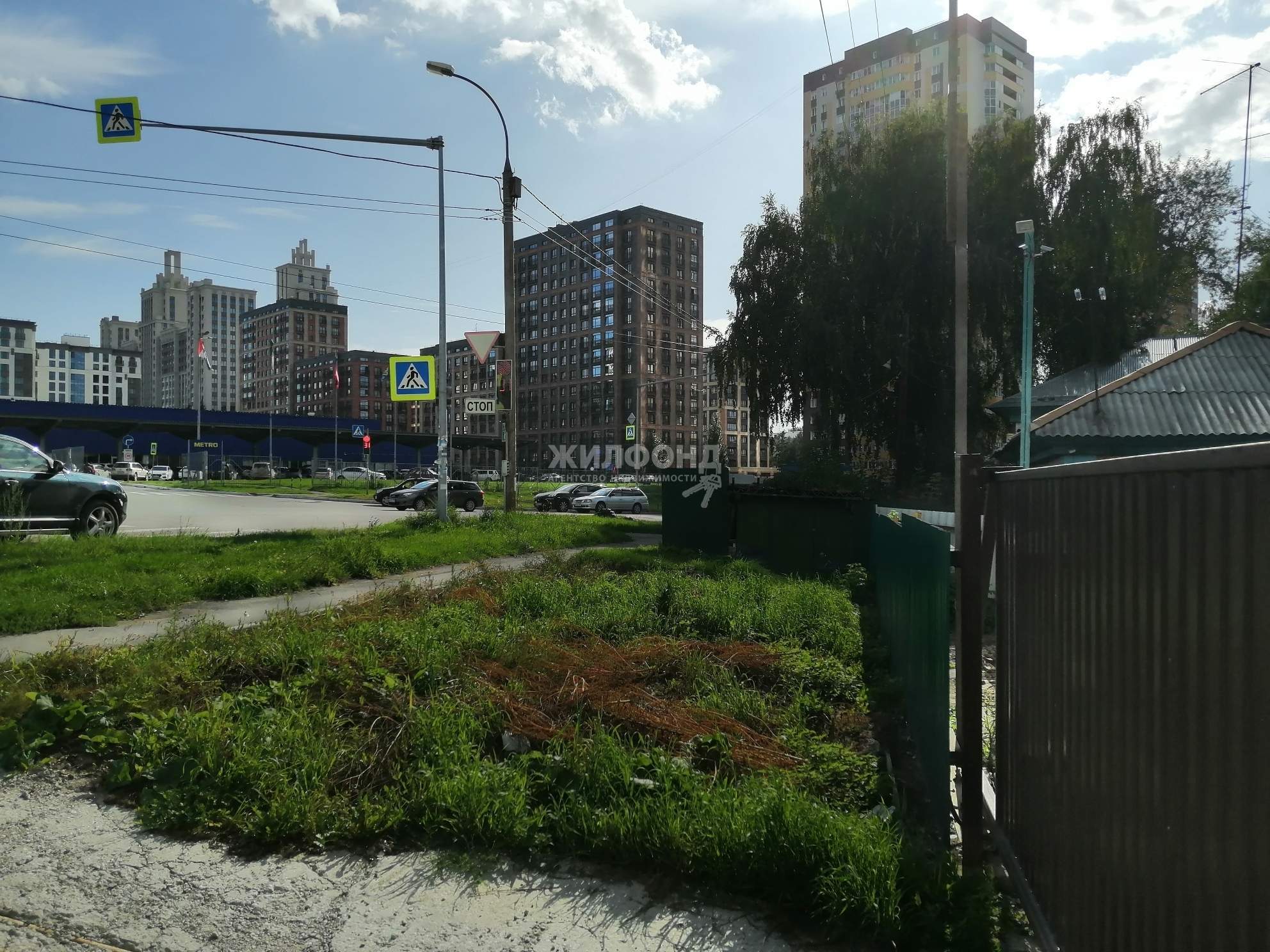Продам земельный участок 1000 м.кв.