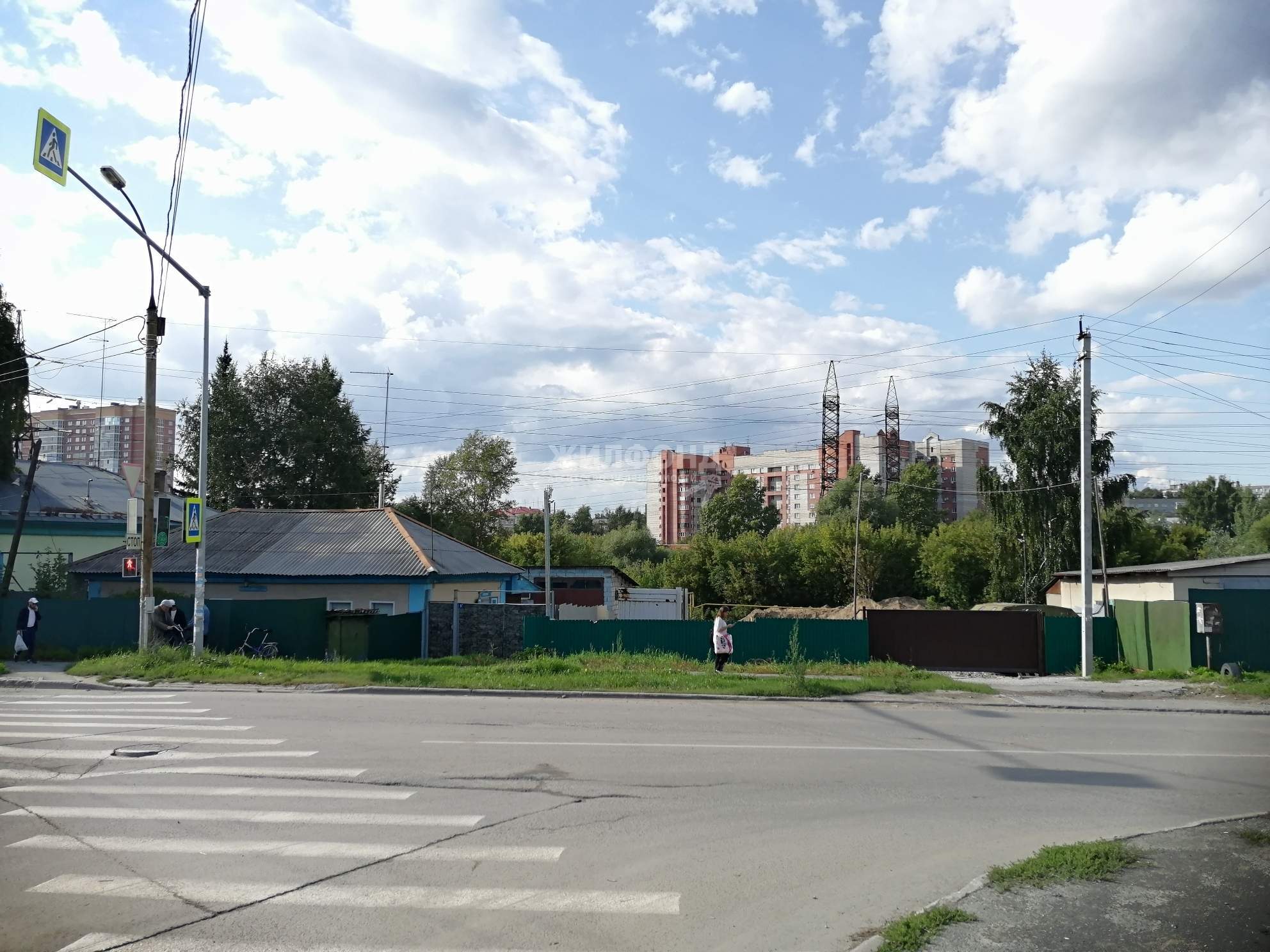 Продам земельный участок 1000 м.кв.