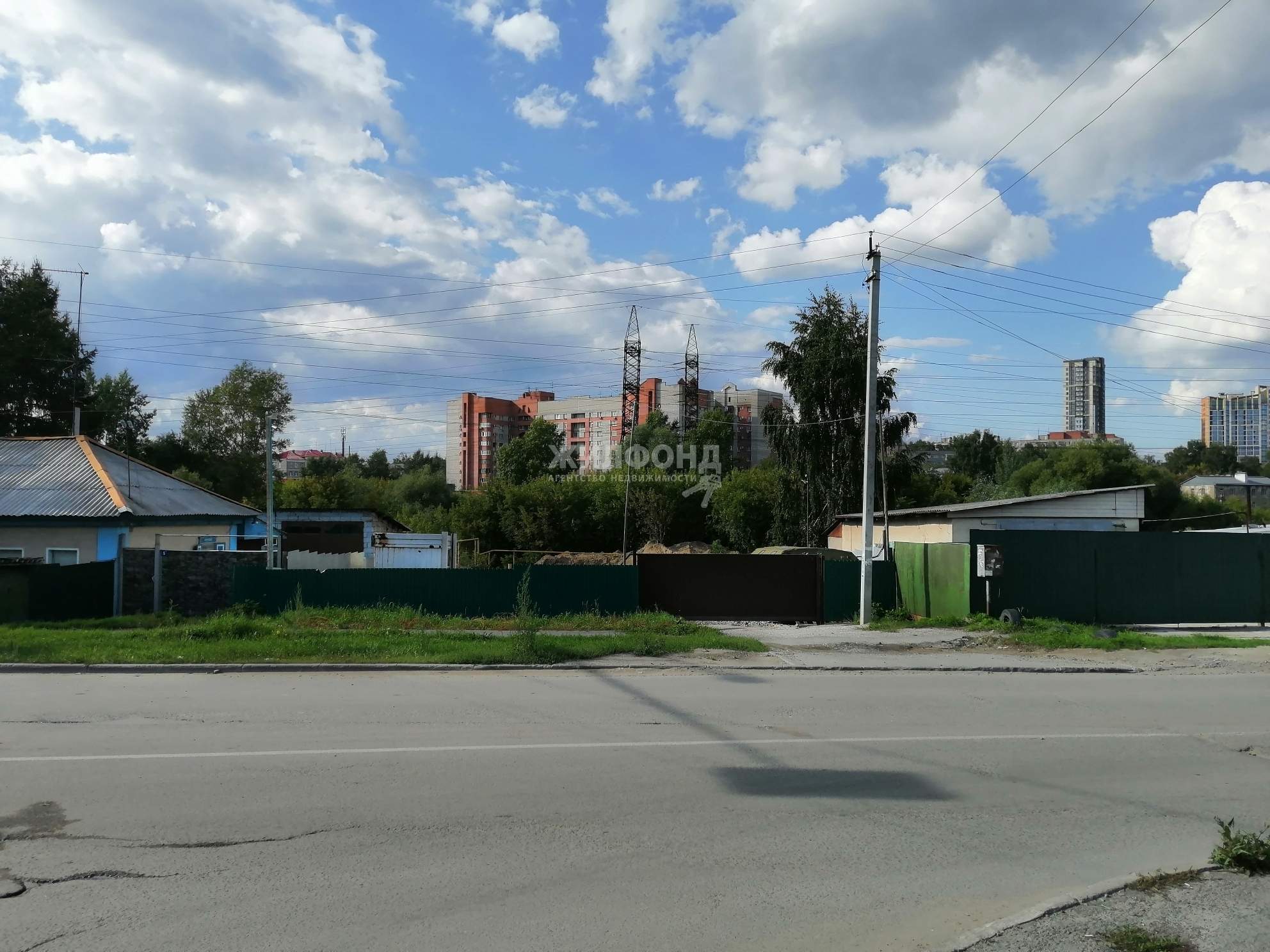 Продам земельный участок 1000 м.кв.