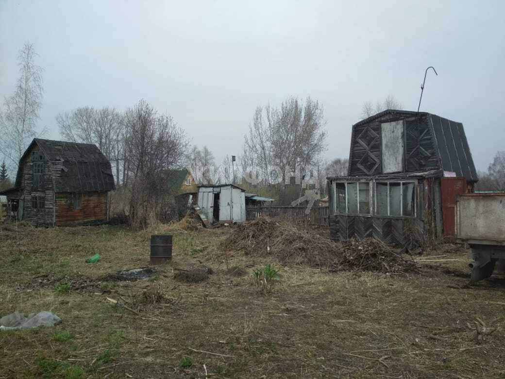 Продам земельный участок 943 м.кв.