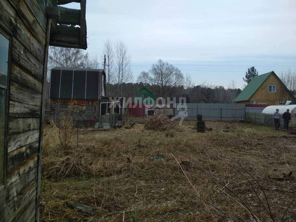 Продам земельный участок 943 м.кв.