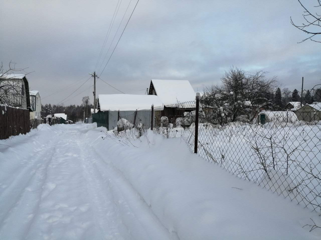 Продам земельный участок 600 м.кв.