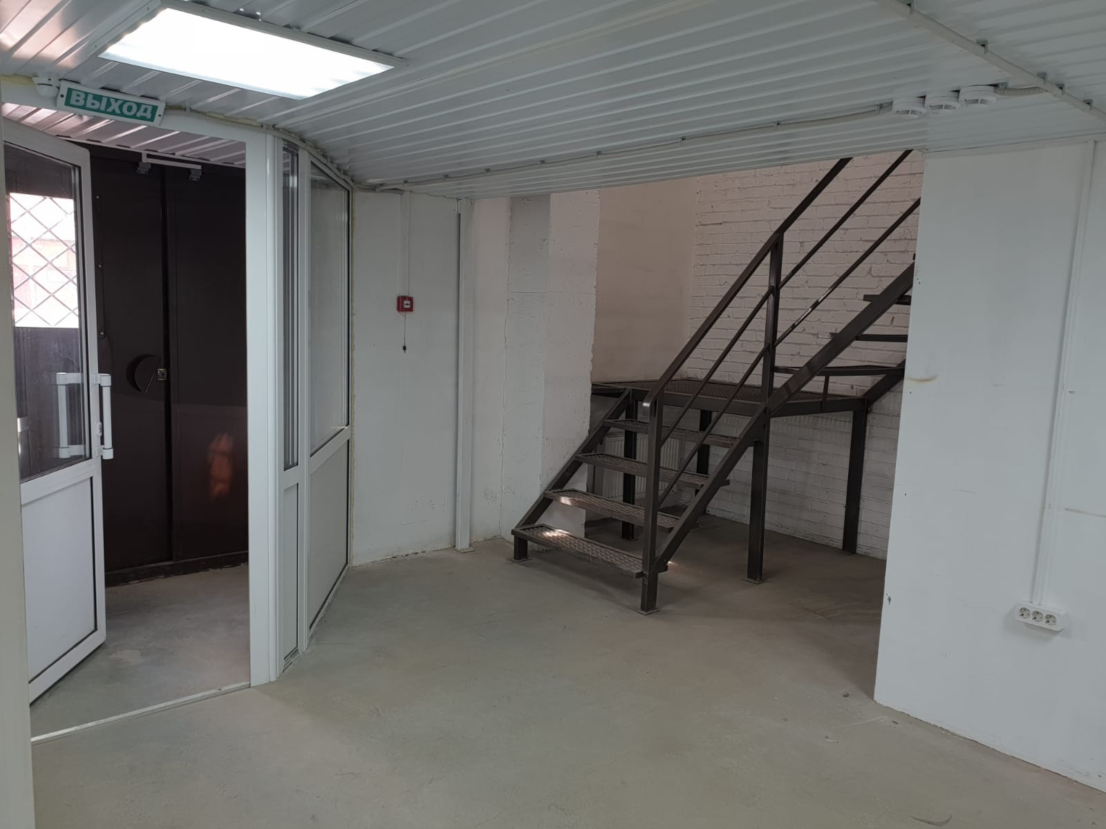 Сдам в аренду склад 240 м.кв.