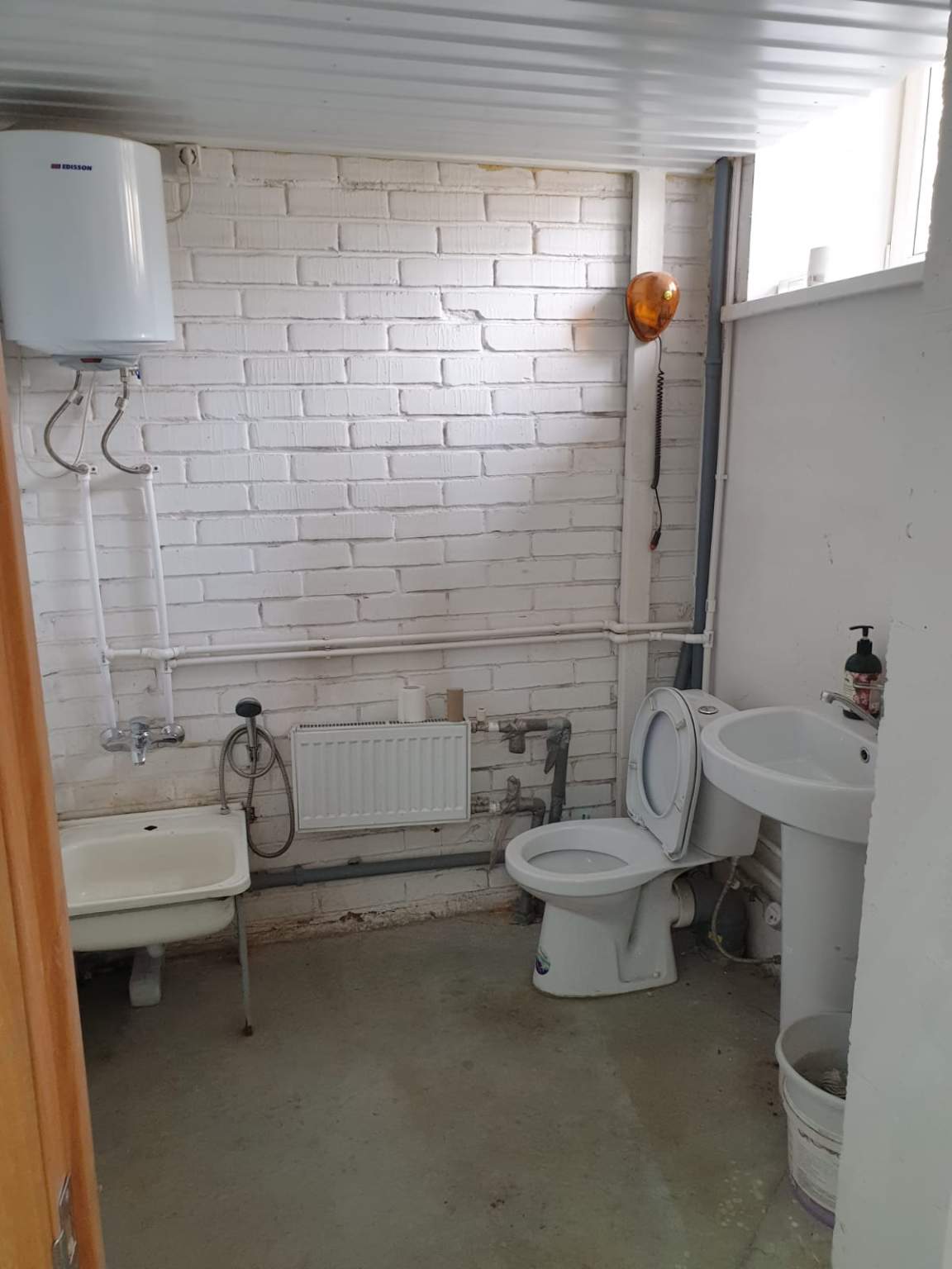 Сдам в аренду склад 240 м.кв.