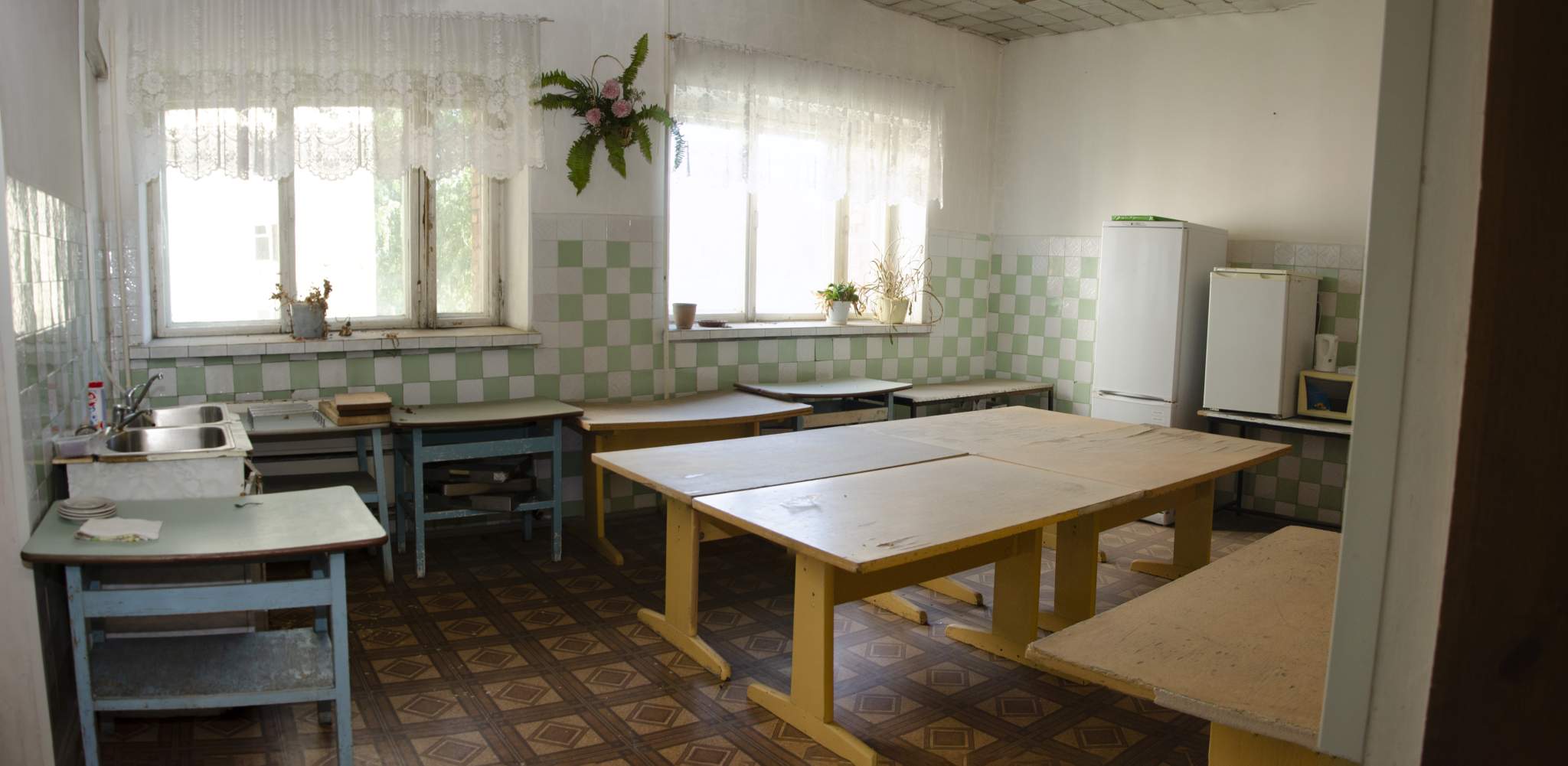Продам торговое помещение 2050.8 м.кв.