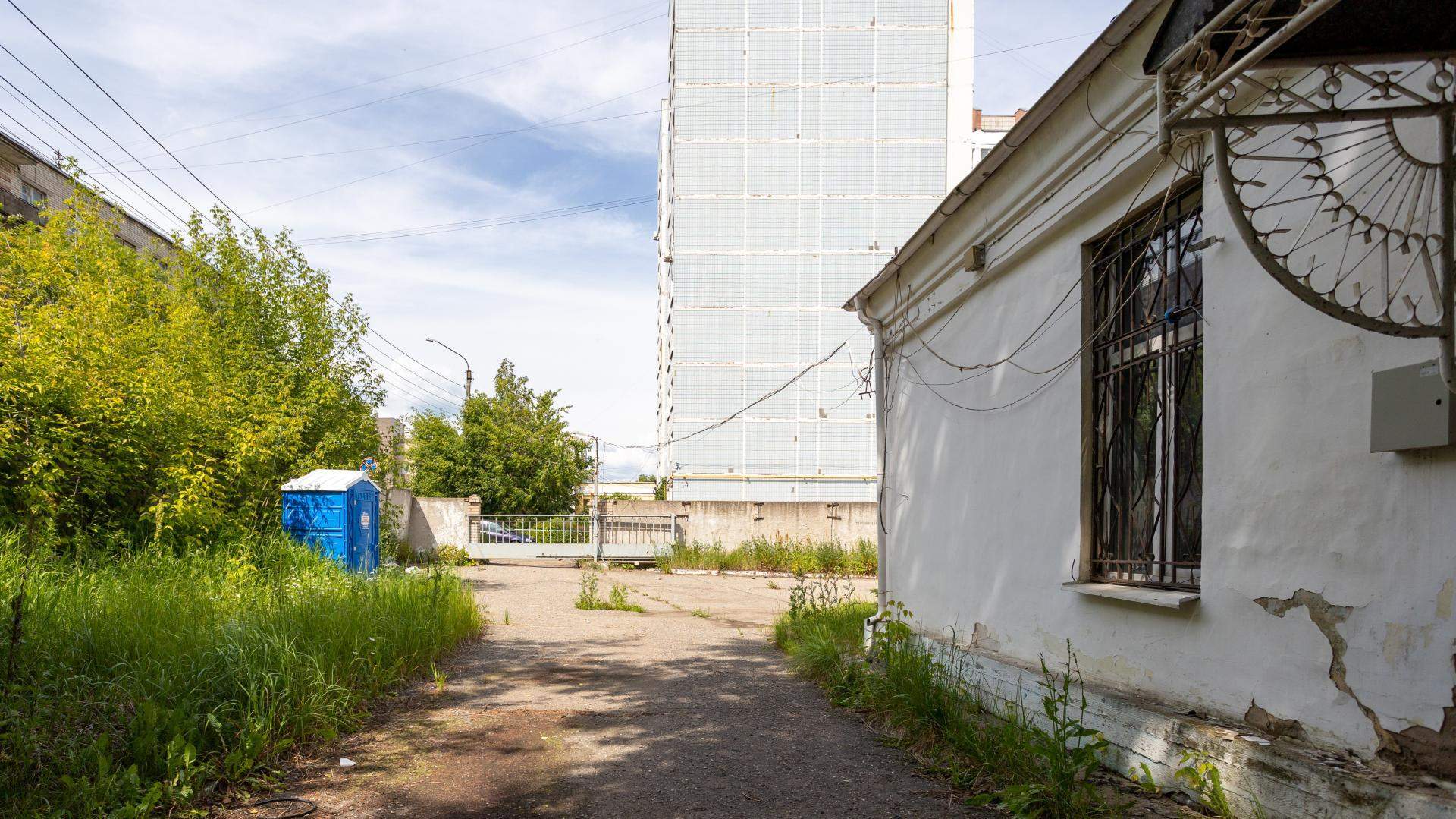 Продам торговое помещение 1981.4 м.кв.