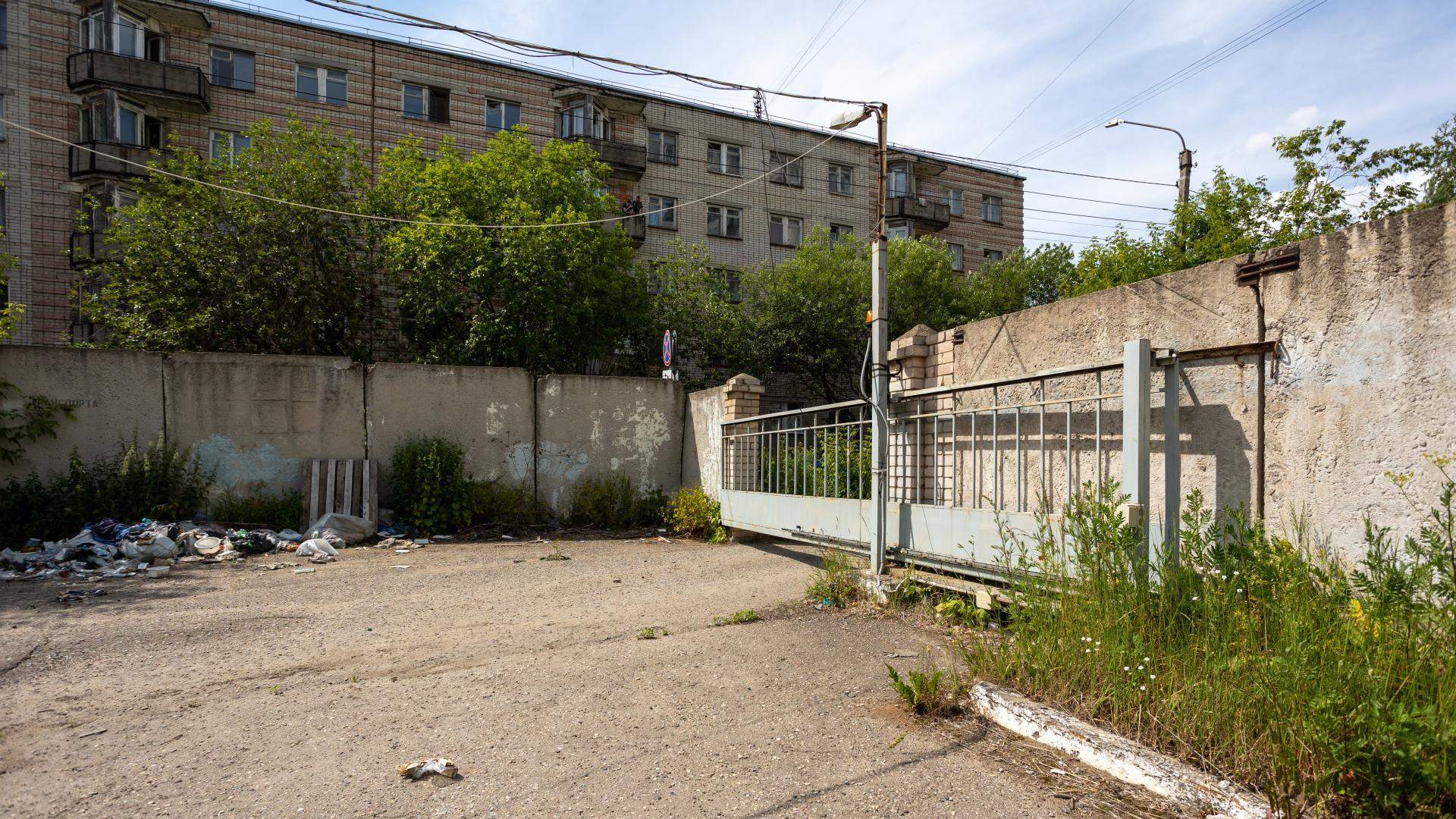 Продам торговое помещение 1981.4 м.кв.