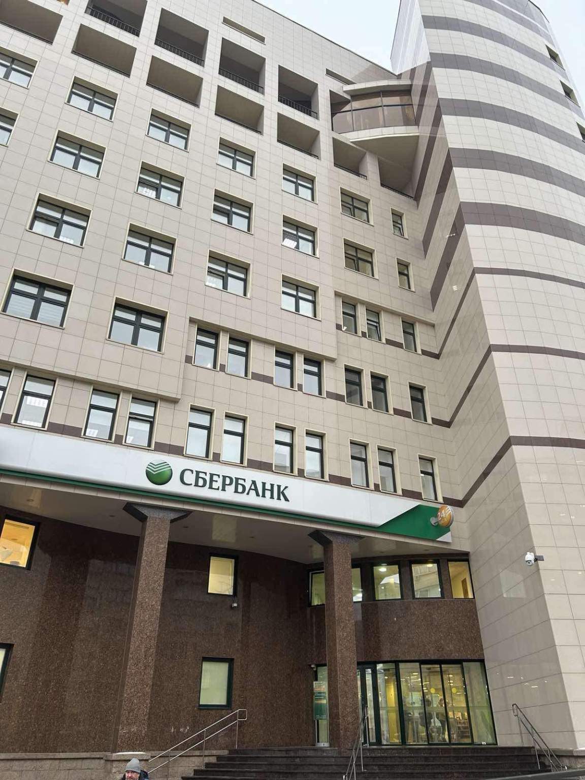 Продам торговое помещение 6520.7 м.кв.