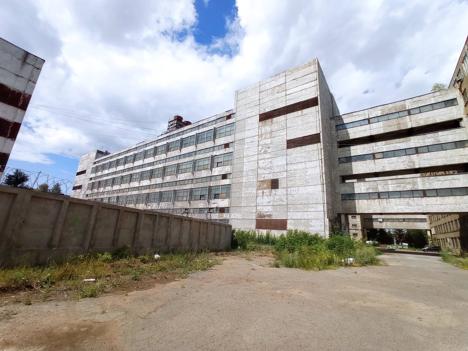 Продам торговое помещение 18825.4 м.кв.